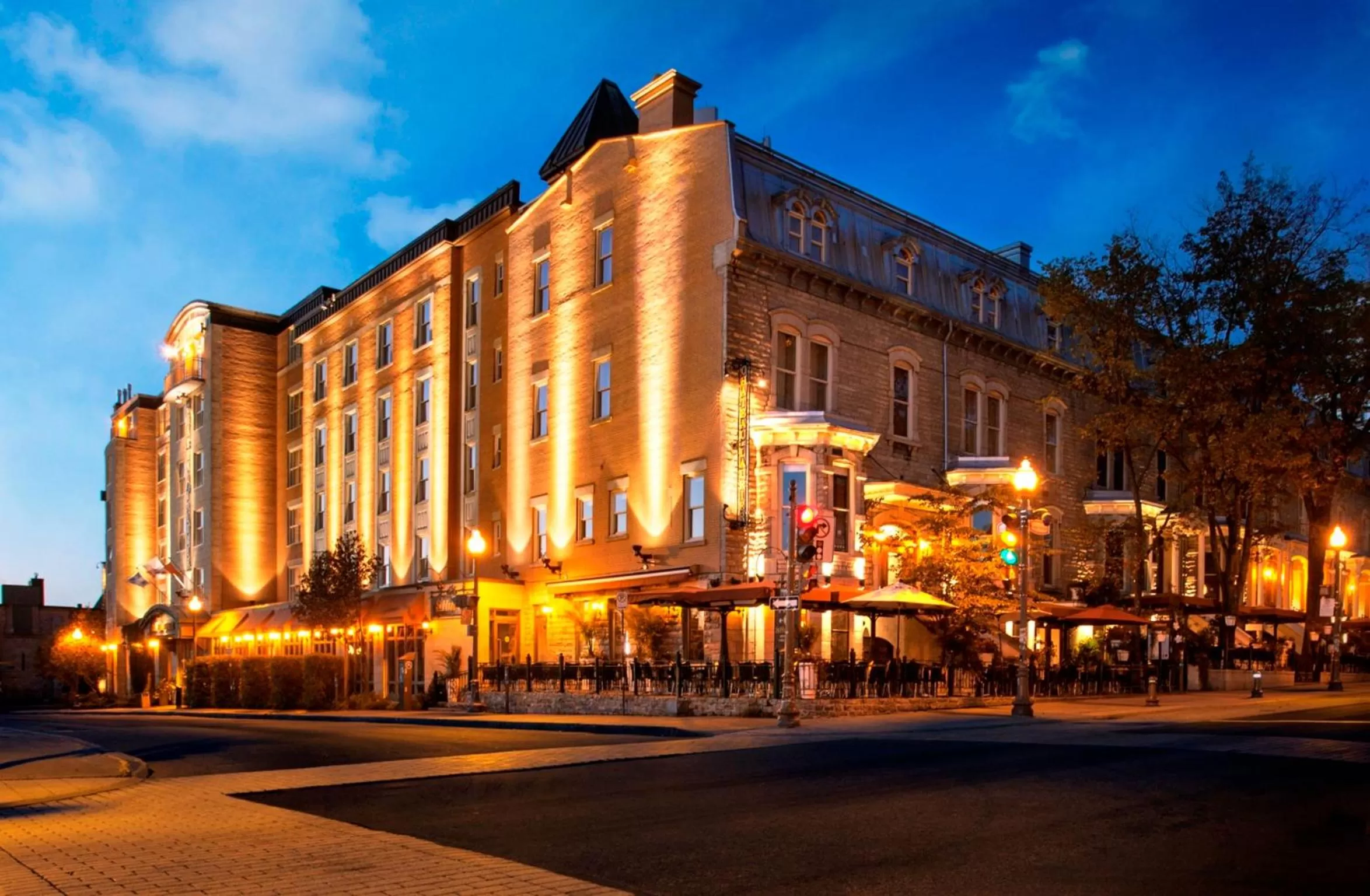 Facade/entrance in Hotel Chateau Laurier Québec