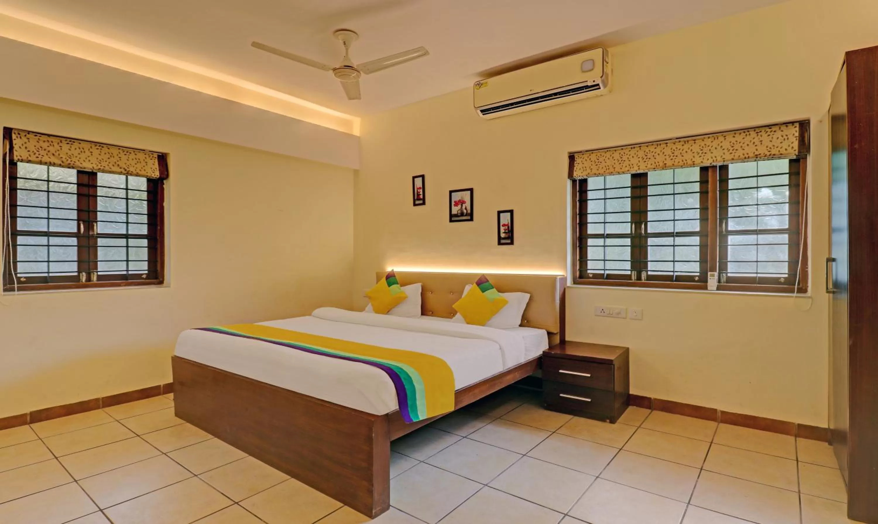 Photo of the whole room, Bed in Itsy Hotels Vailankanni Natures Inn