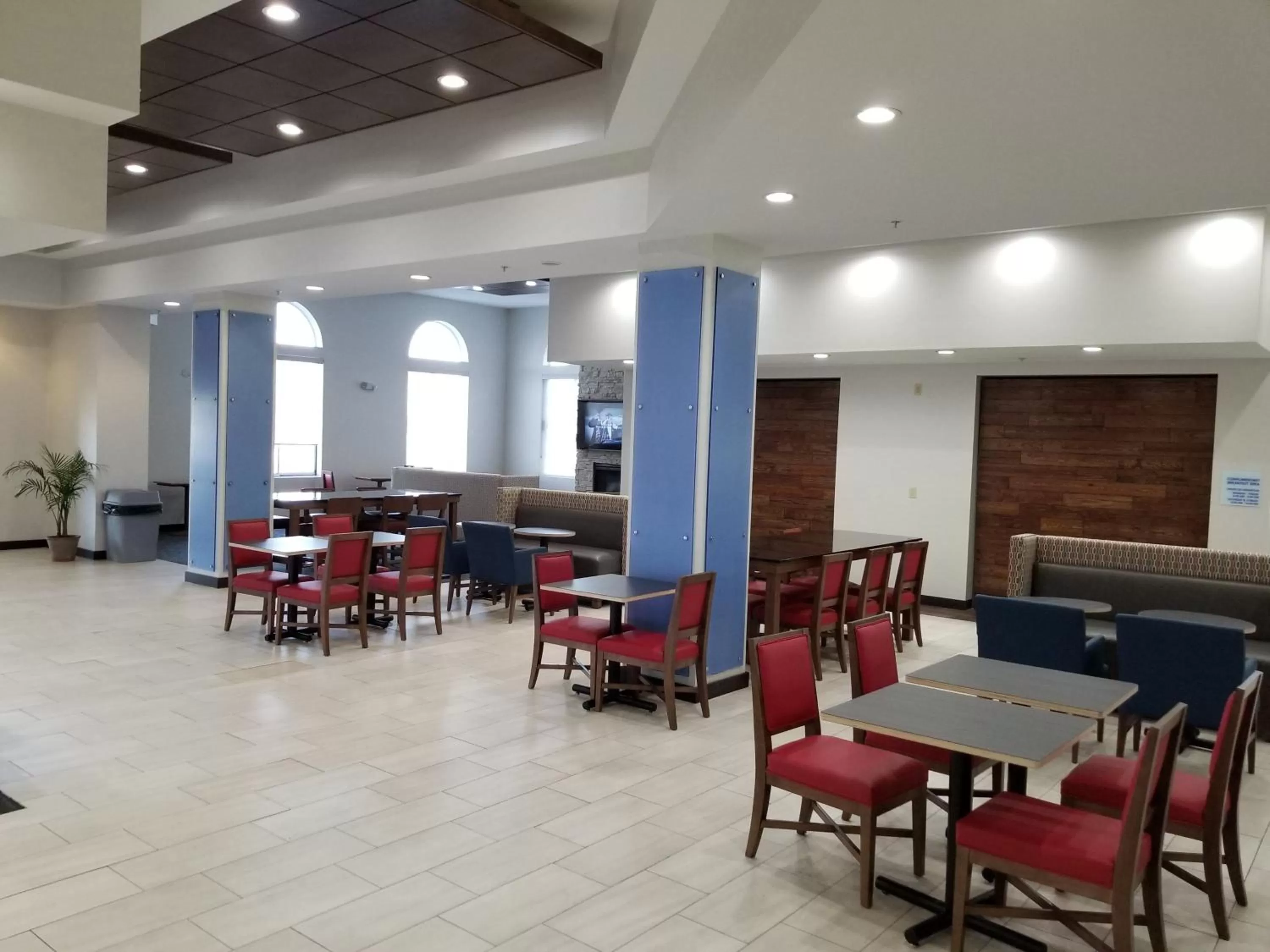 Breakfast in Holiday Inn Express Birch Run-Frankenmuth Area by IHG