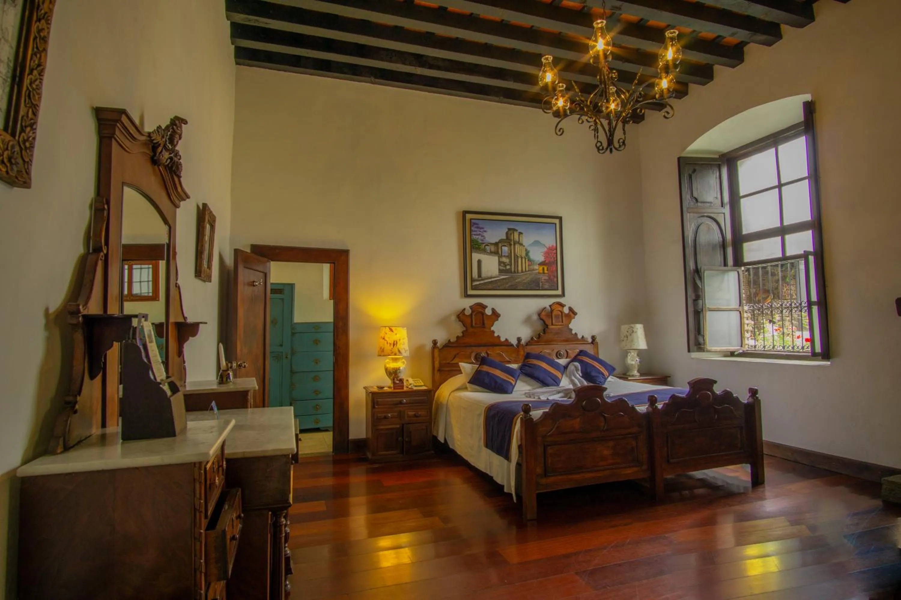 Bed in Hotel Posada de Don Rodrigo Antigua