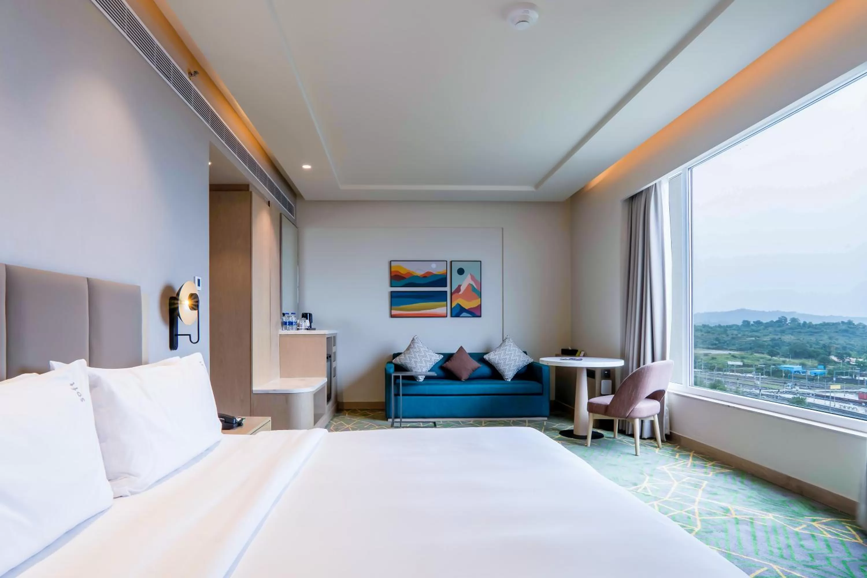 Bed in Holiday Inn Katra Vaishno Devi by IHG