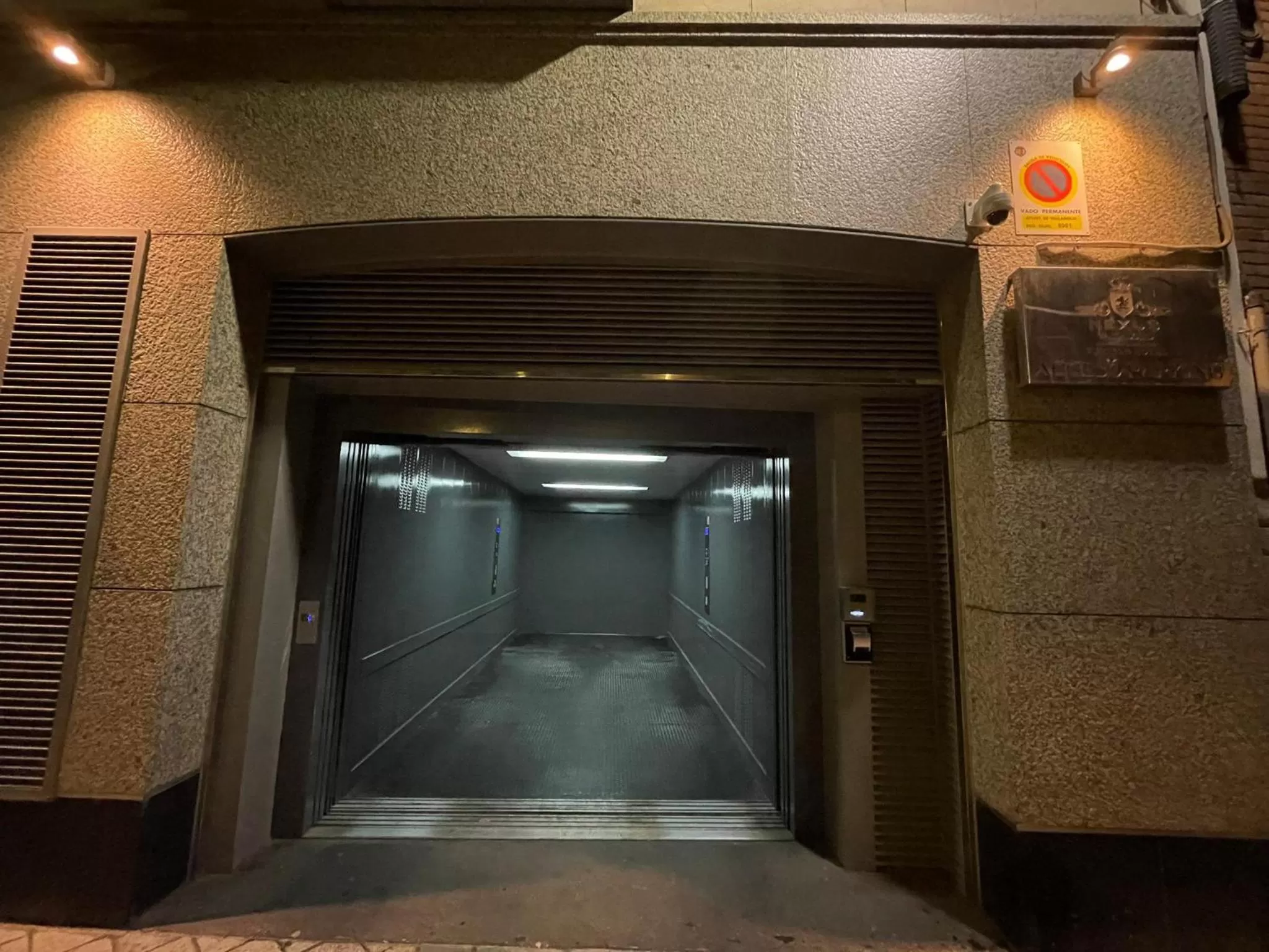 Parking in Nexus Valladolid Suites & Hotel