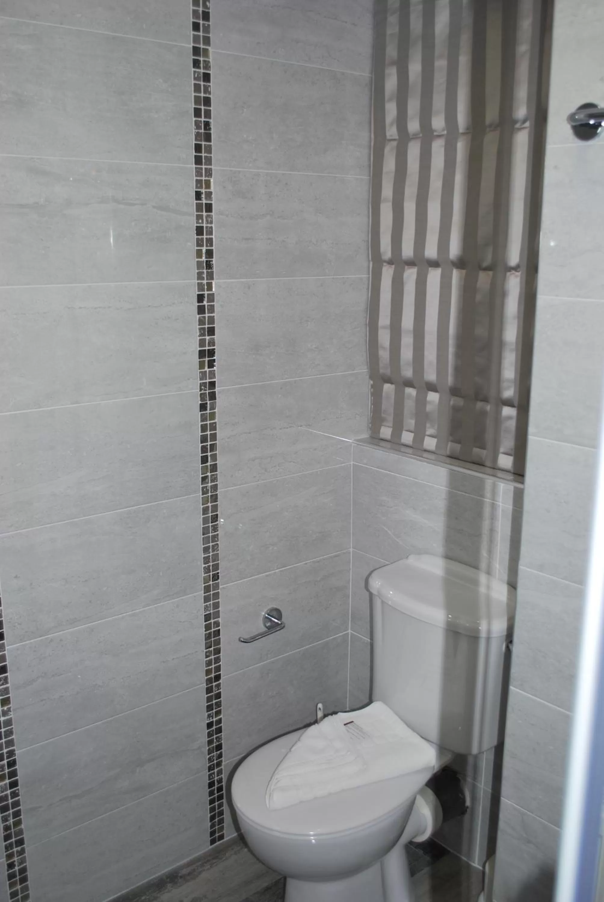 Bathroom in Ellan Vannin Hotel