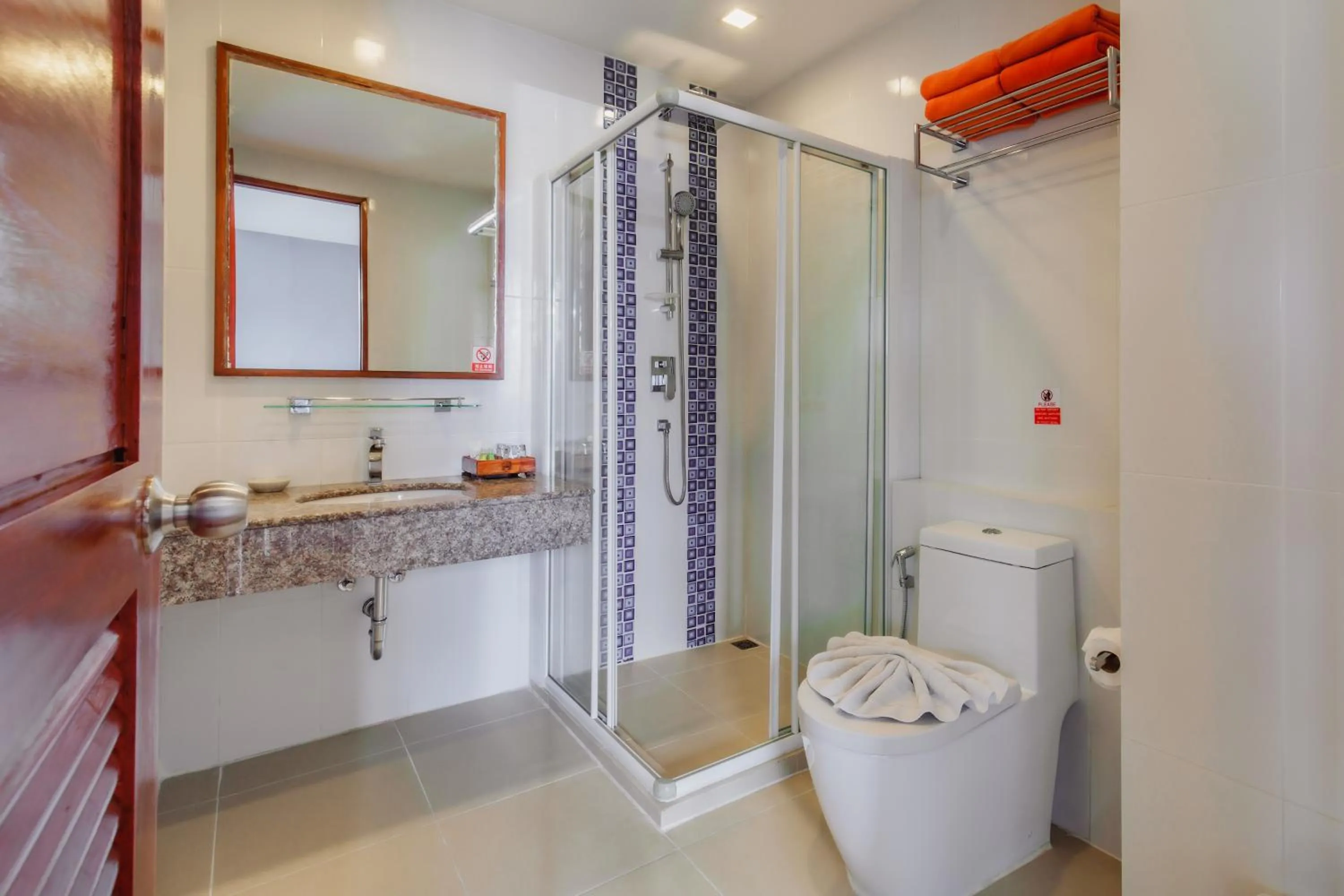 Shower in Elite Suites Patong