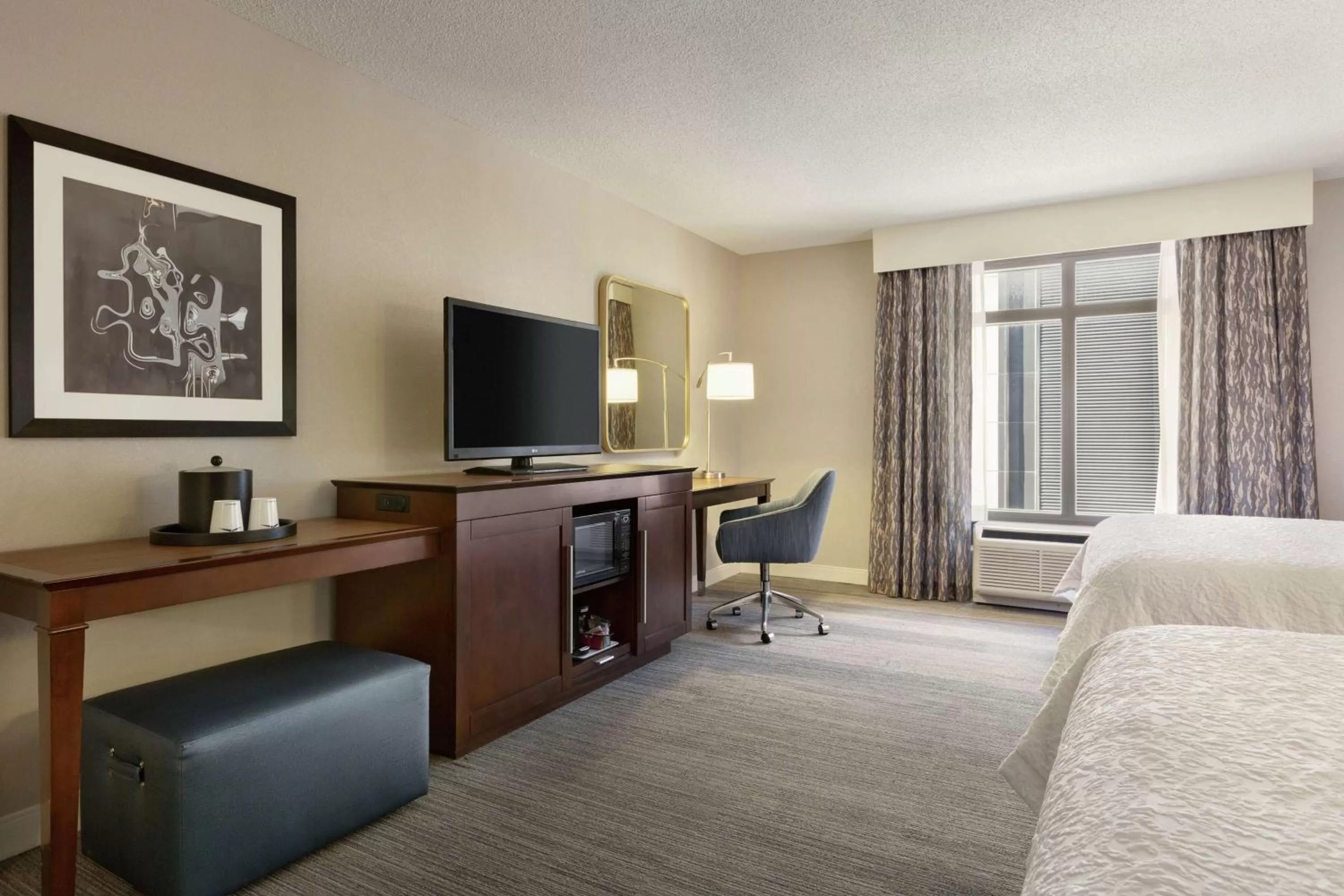 Bedroom, Bed in Hampton Inn & Suites Nashville-Downtown