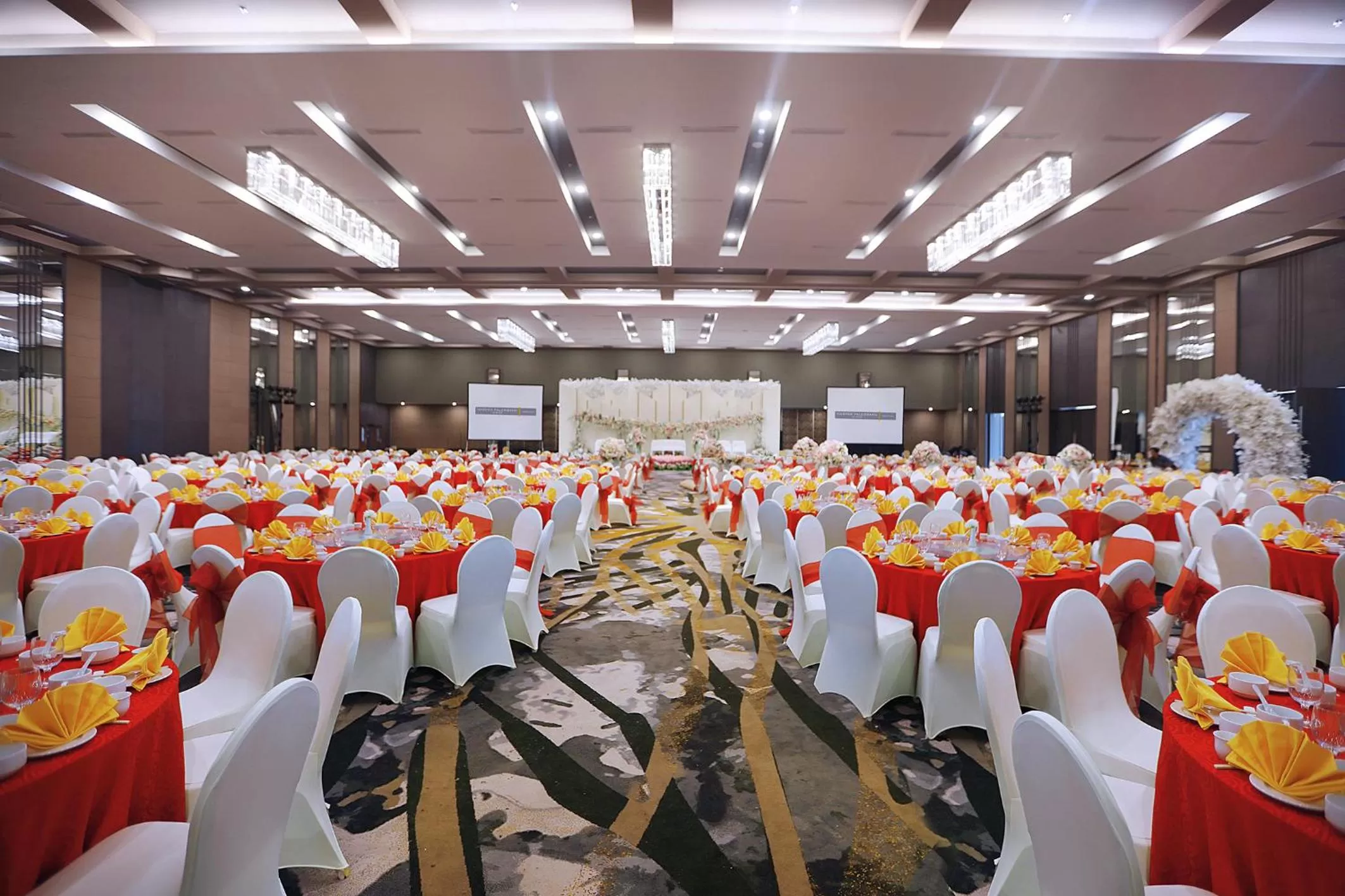 Meeting/conference room in Harper Palembang by ASTON