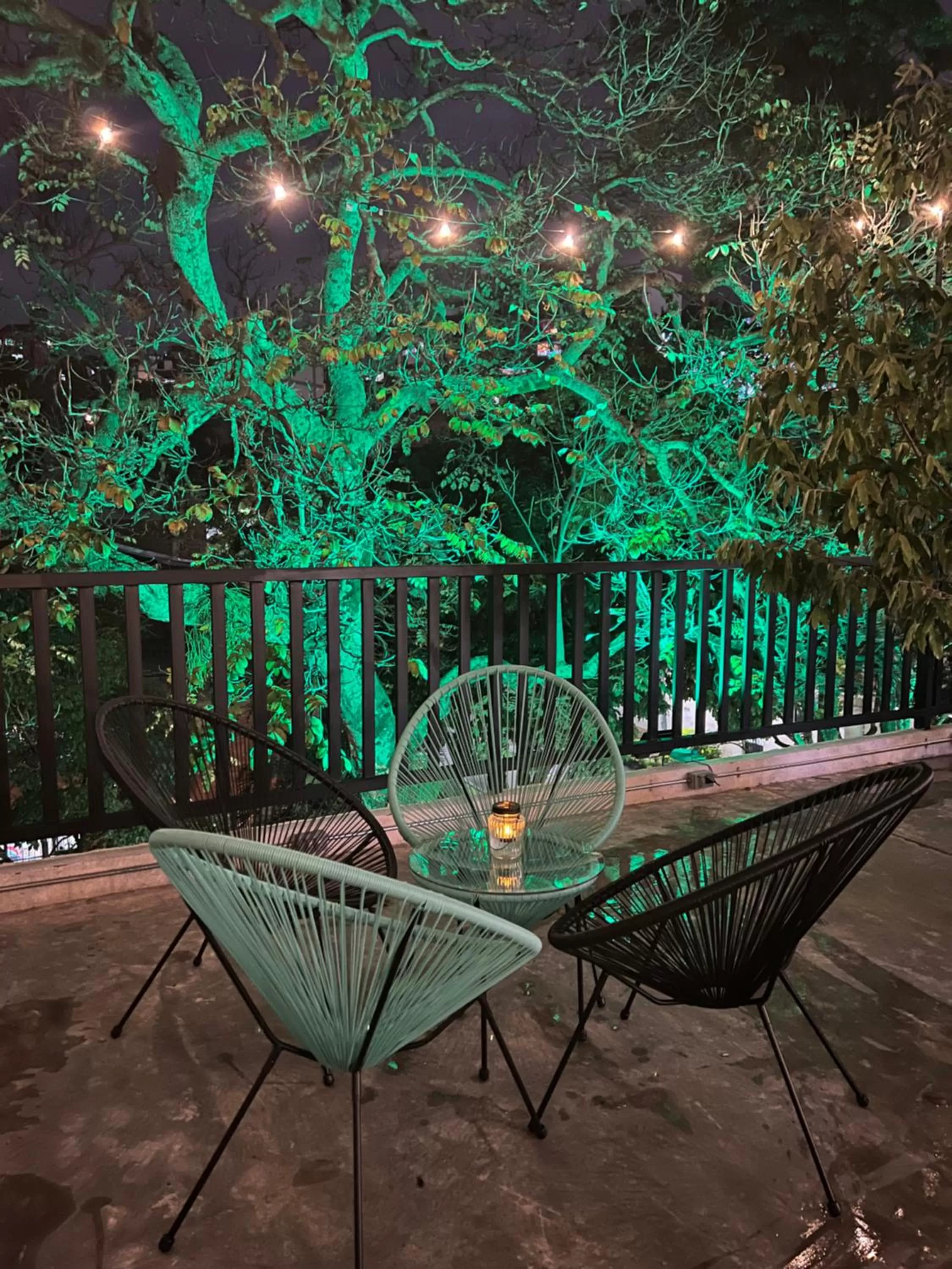 Restaurant/places to eat in HOTEL 9.5 SAN FERNANDO