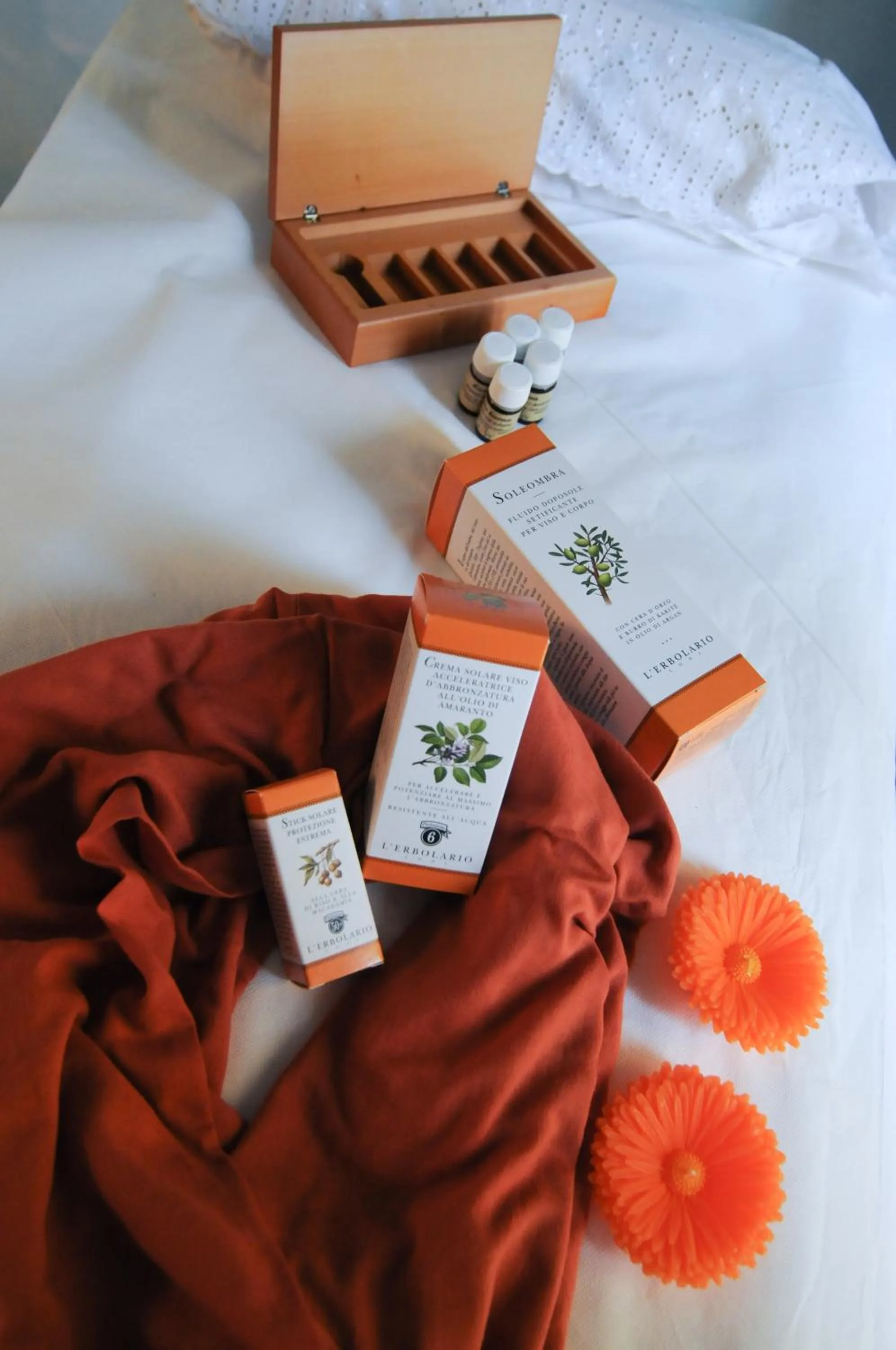 Decorative detail, Bed in Hotel Dei Platani