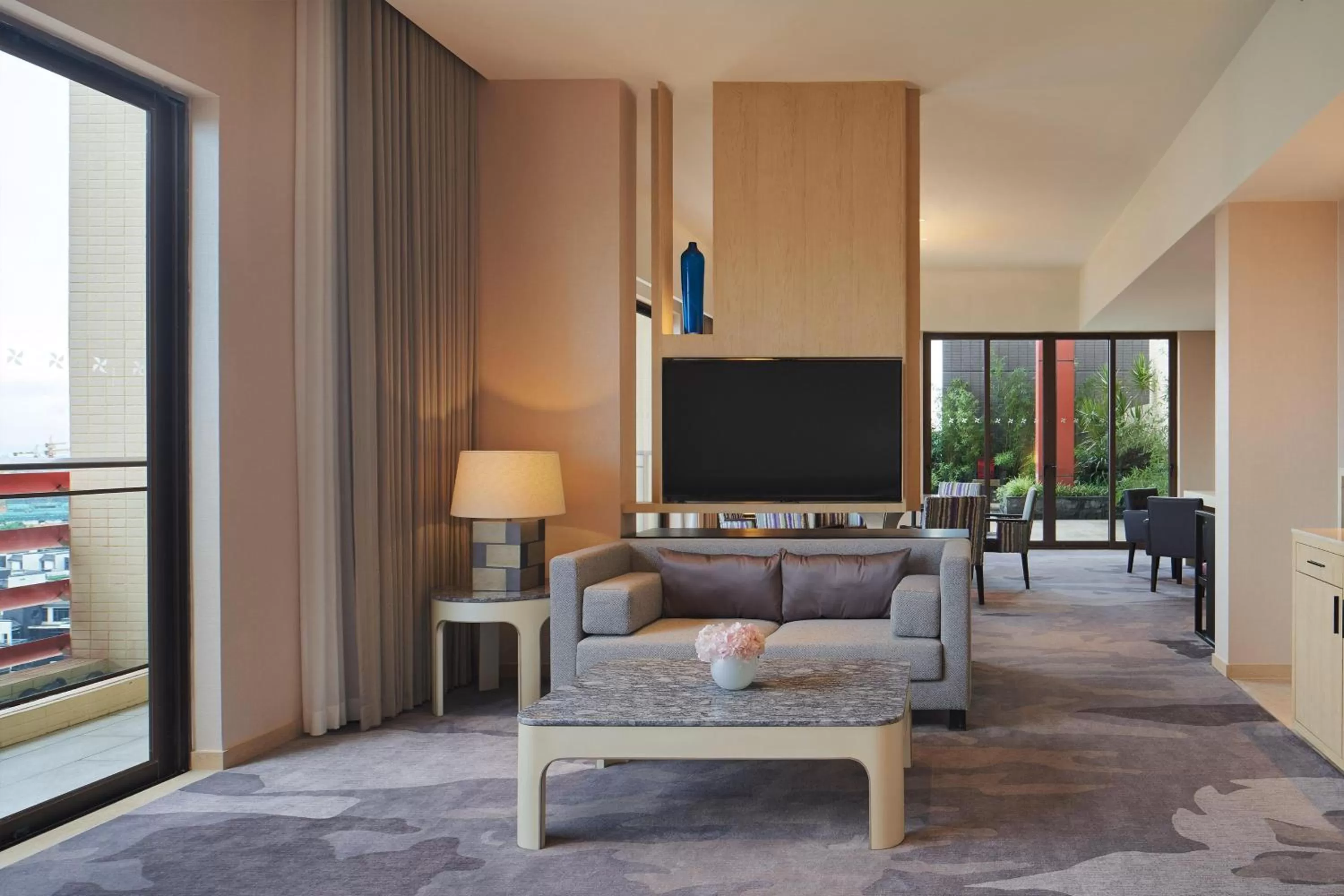 Living room in Four Points by Sheraton Guangdong, Heshan