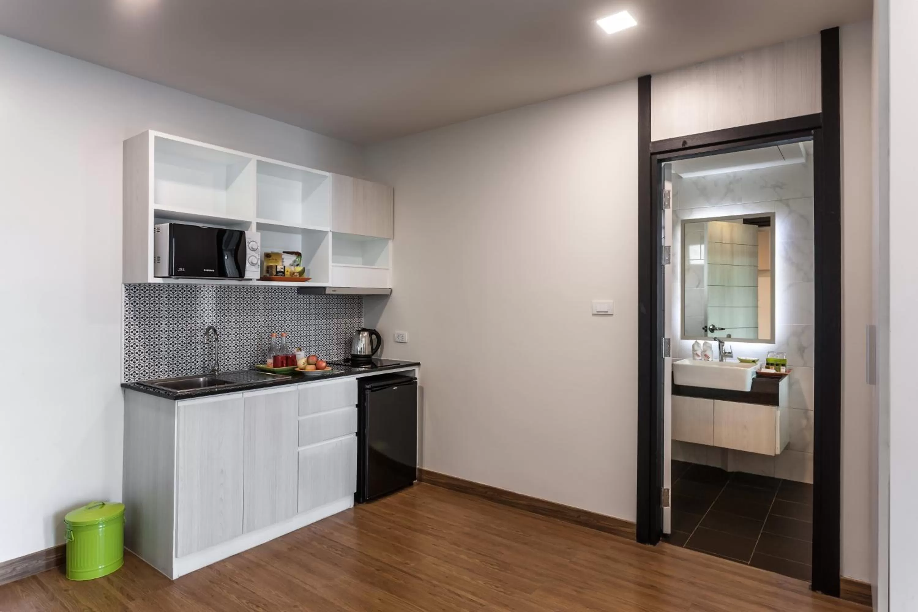 Kitchen or kitchenette in Cmor Nimman by Recall Hotels