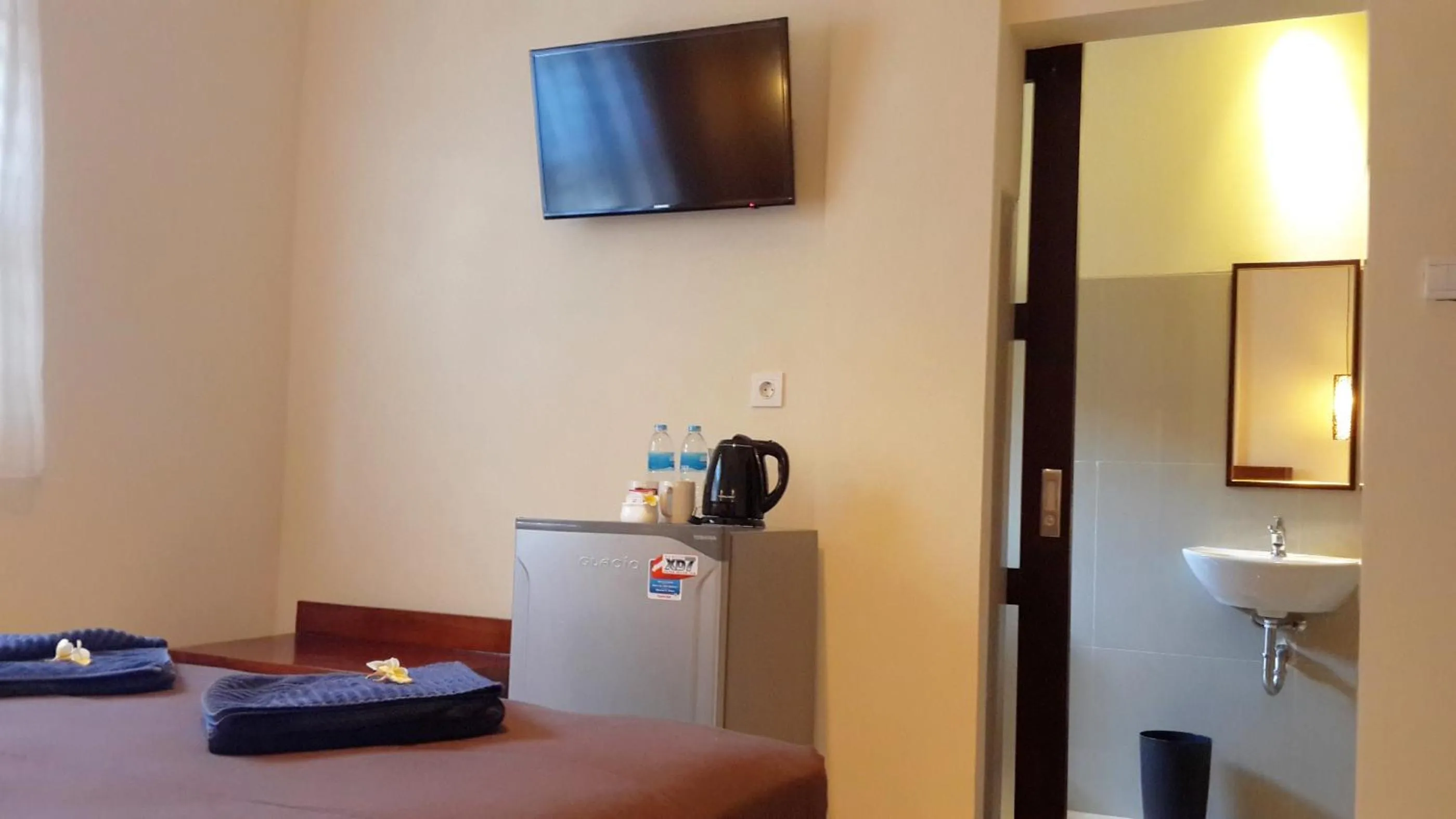 Coffee/tea facilities, Bed in Sari Stay