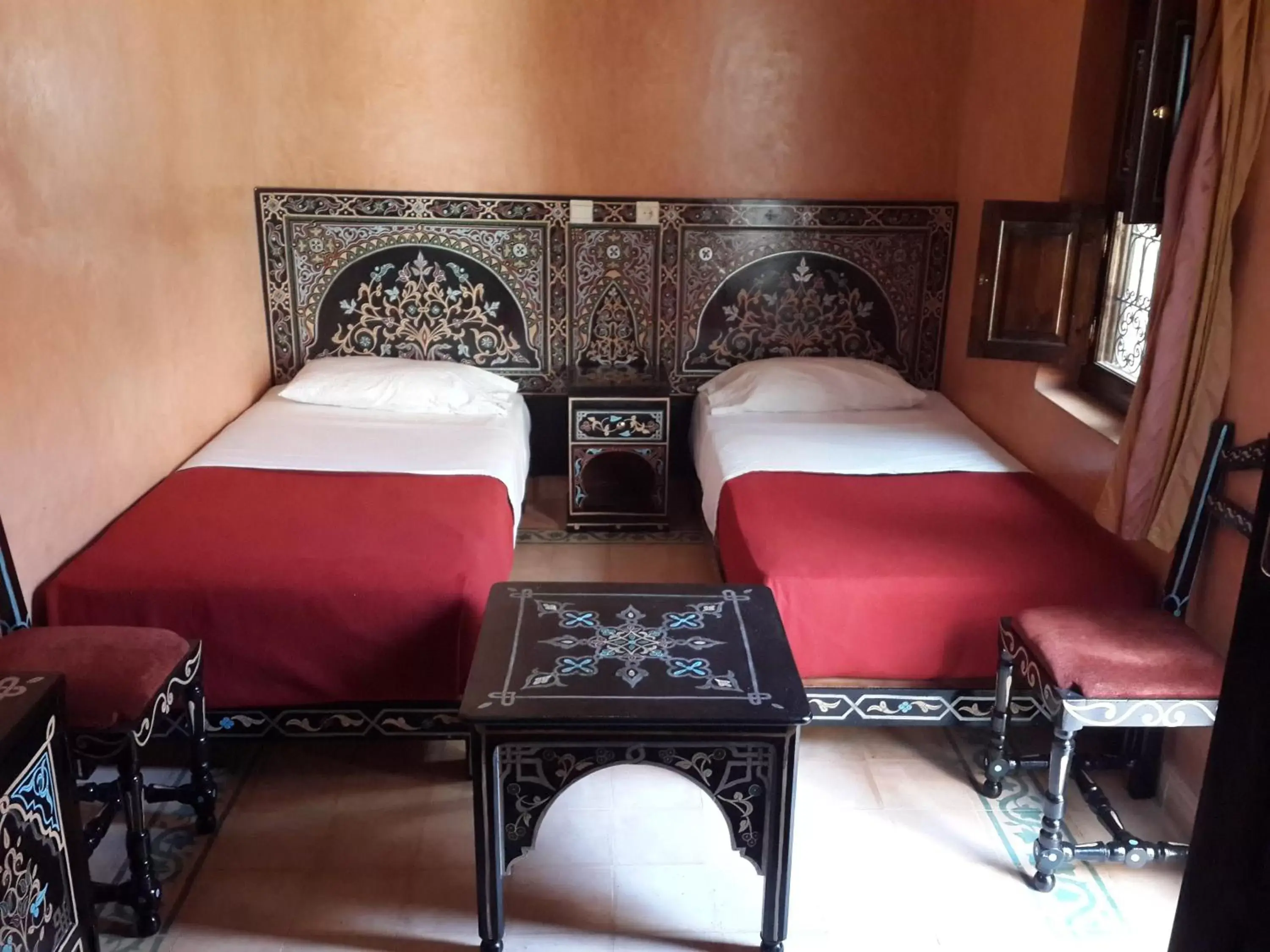 Double Room with Private Bathroom in Hotel Cecil Double Room with Private Bathroom in Hotel Cecil