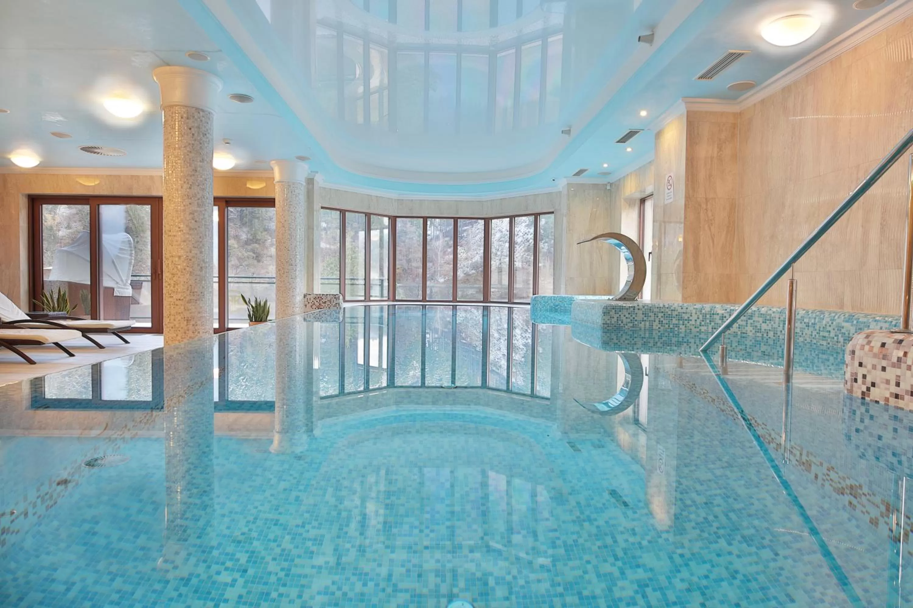 Swimming pool in Retro Riverside Wellness Resort