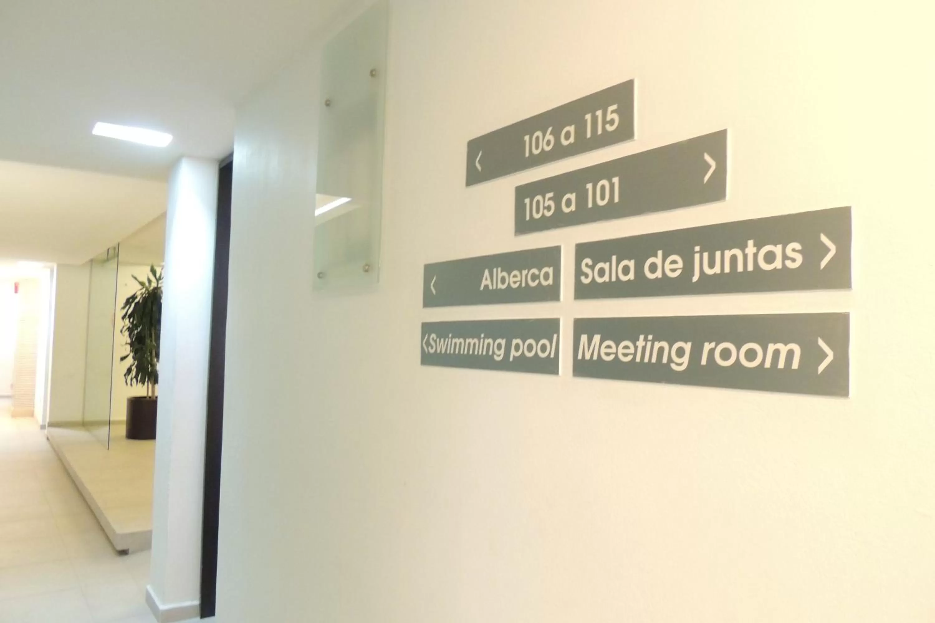 Logo/Certificate/Sign in Nu Hotel