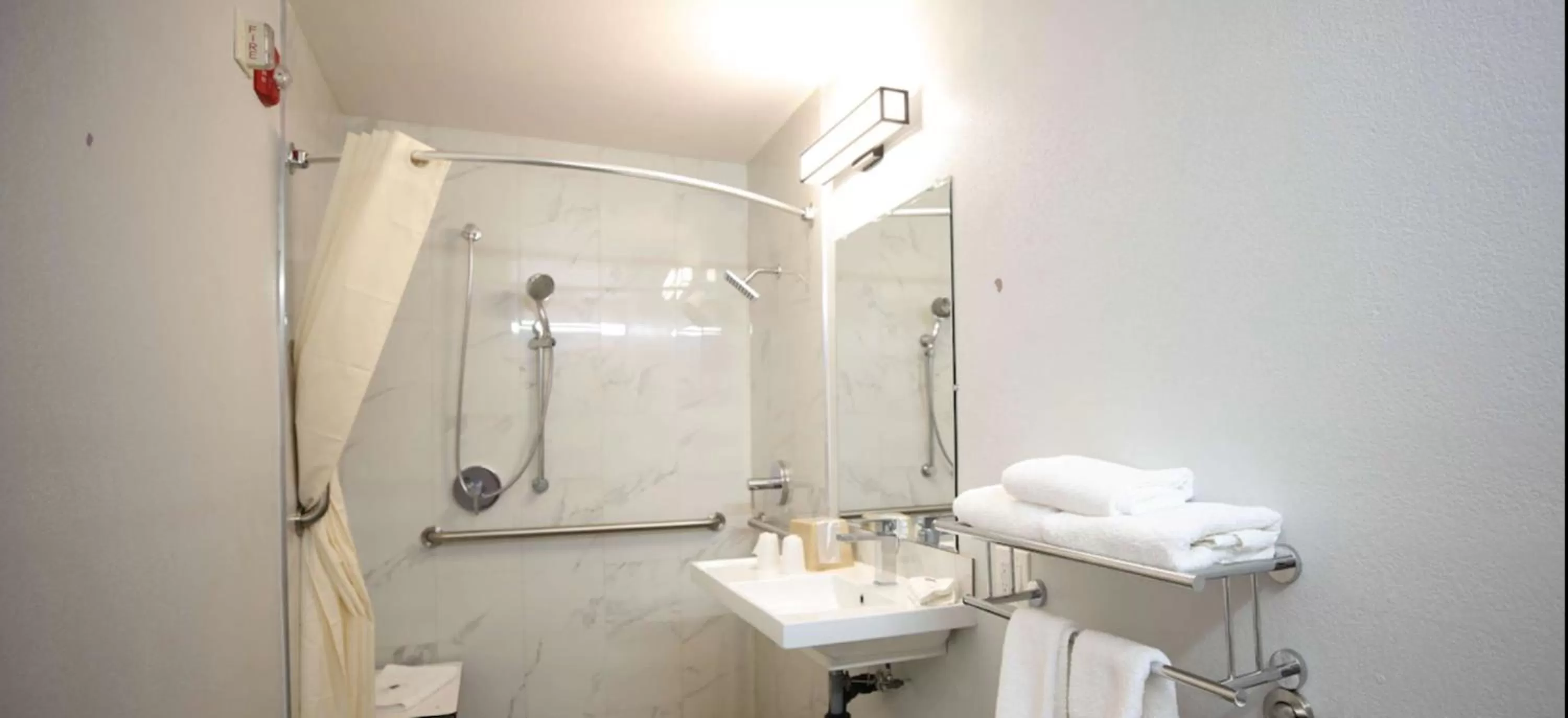 Bathroom in Motel 6-Sacramento, CA - Central