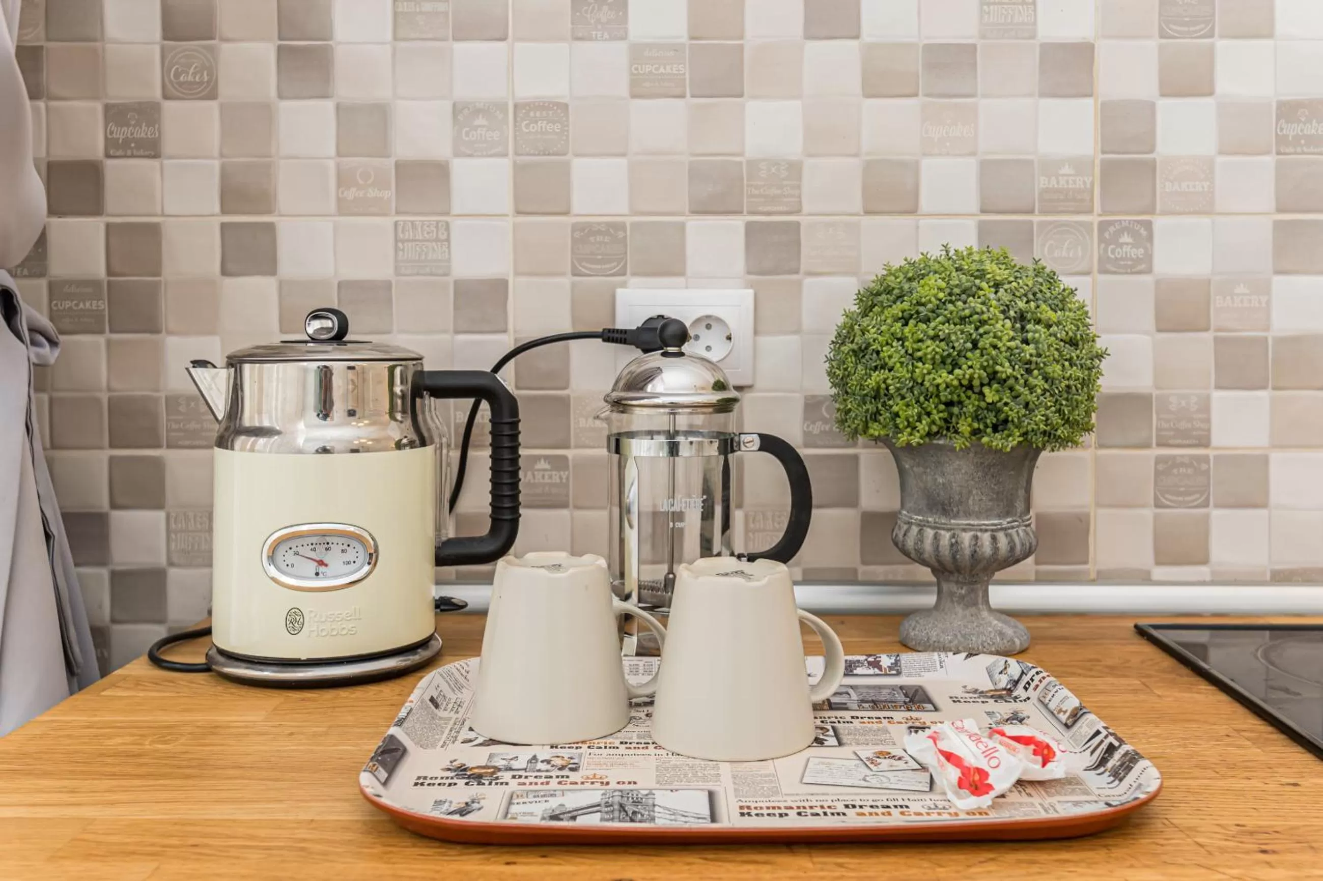 Coffee/tea facilities in ALBERT RESIDENCE with PARKING