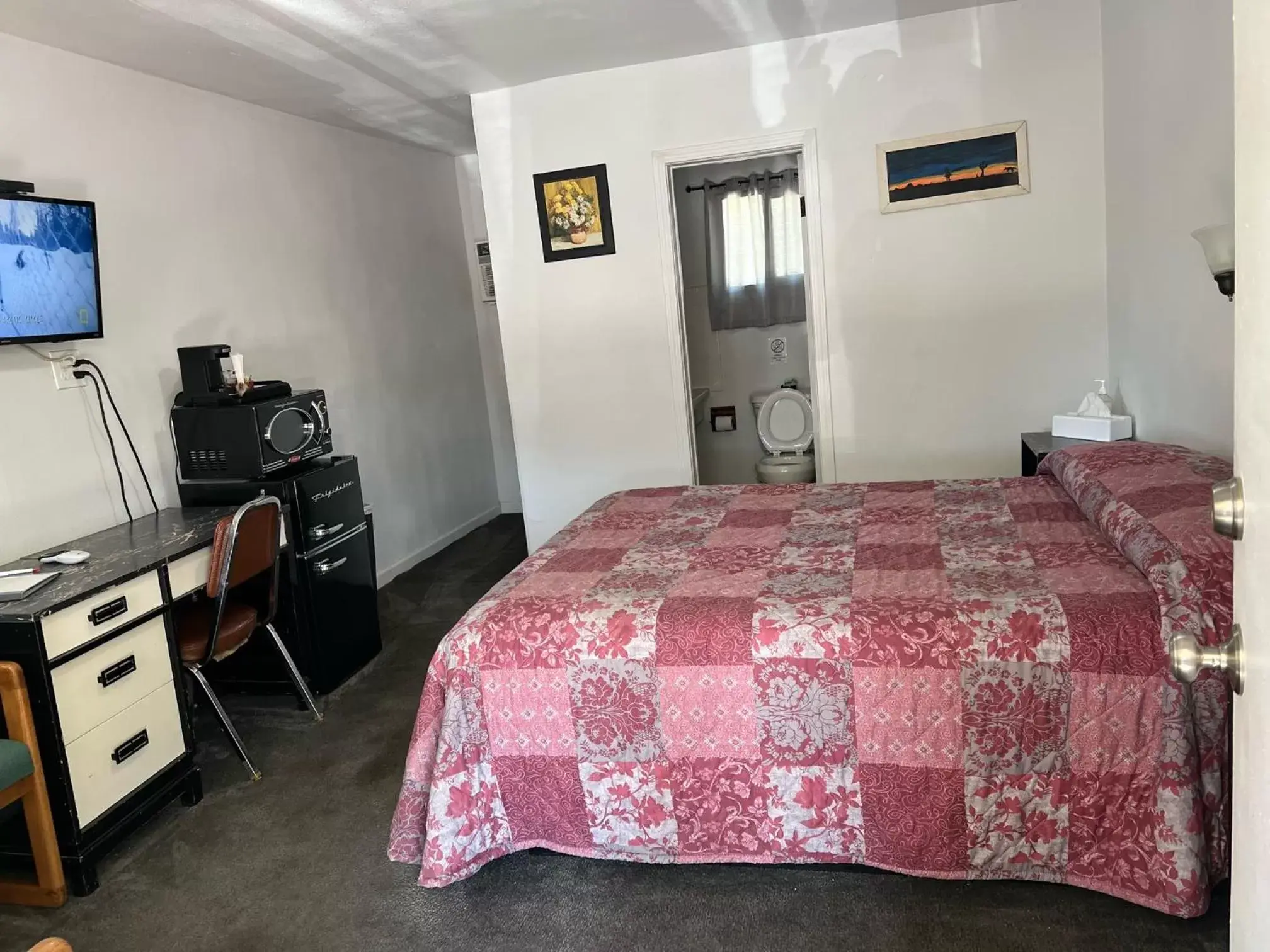 Budget Single Room - single occupancy in El Portal Motel Budget Single Room - single occupancy in El Portal Motel