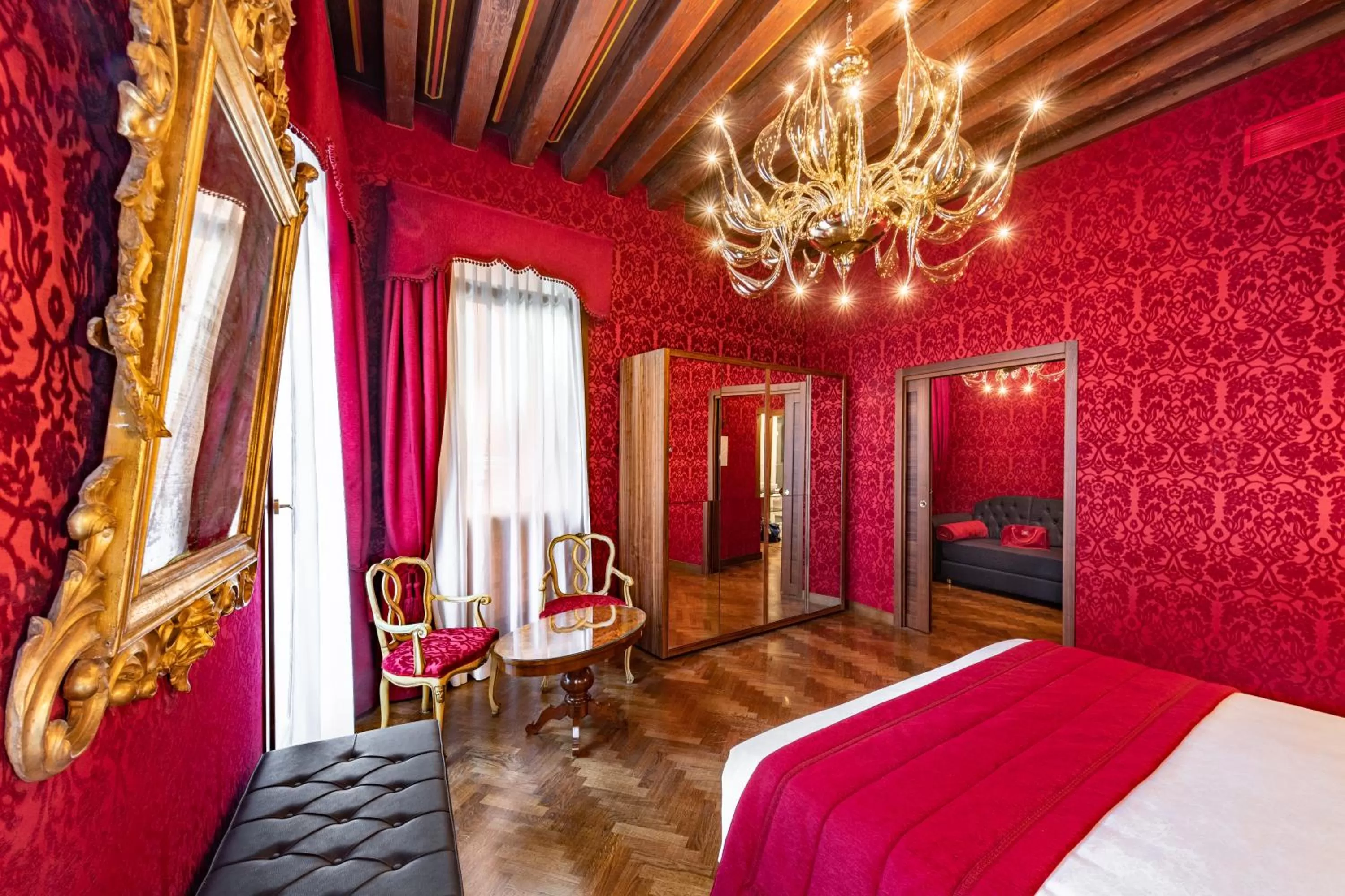 Photo of the whole room, Bed in Palazzo San Lorenzo