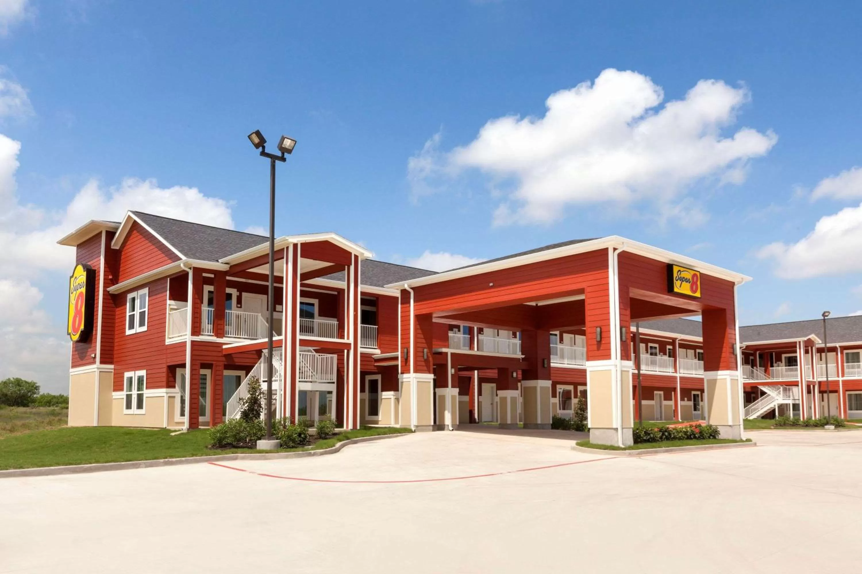 Property building in Super 8 by Wyndham Carrizo Springs