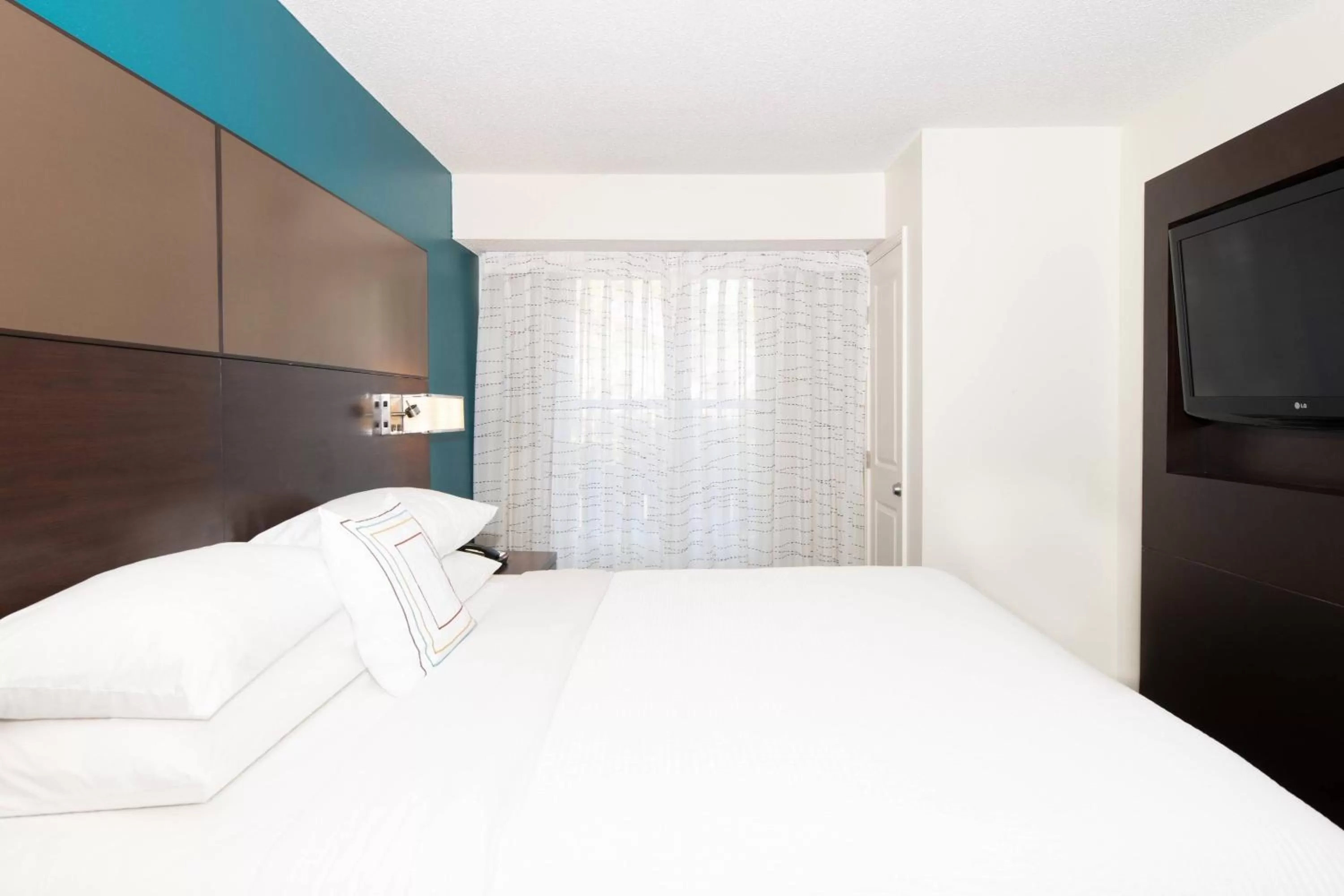 Bedroom, Bed in Residence Inn by Marriott Jacksonville Butler Boulevard