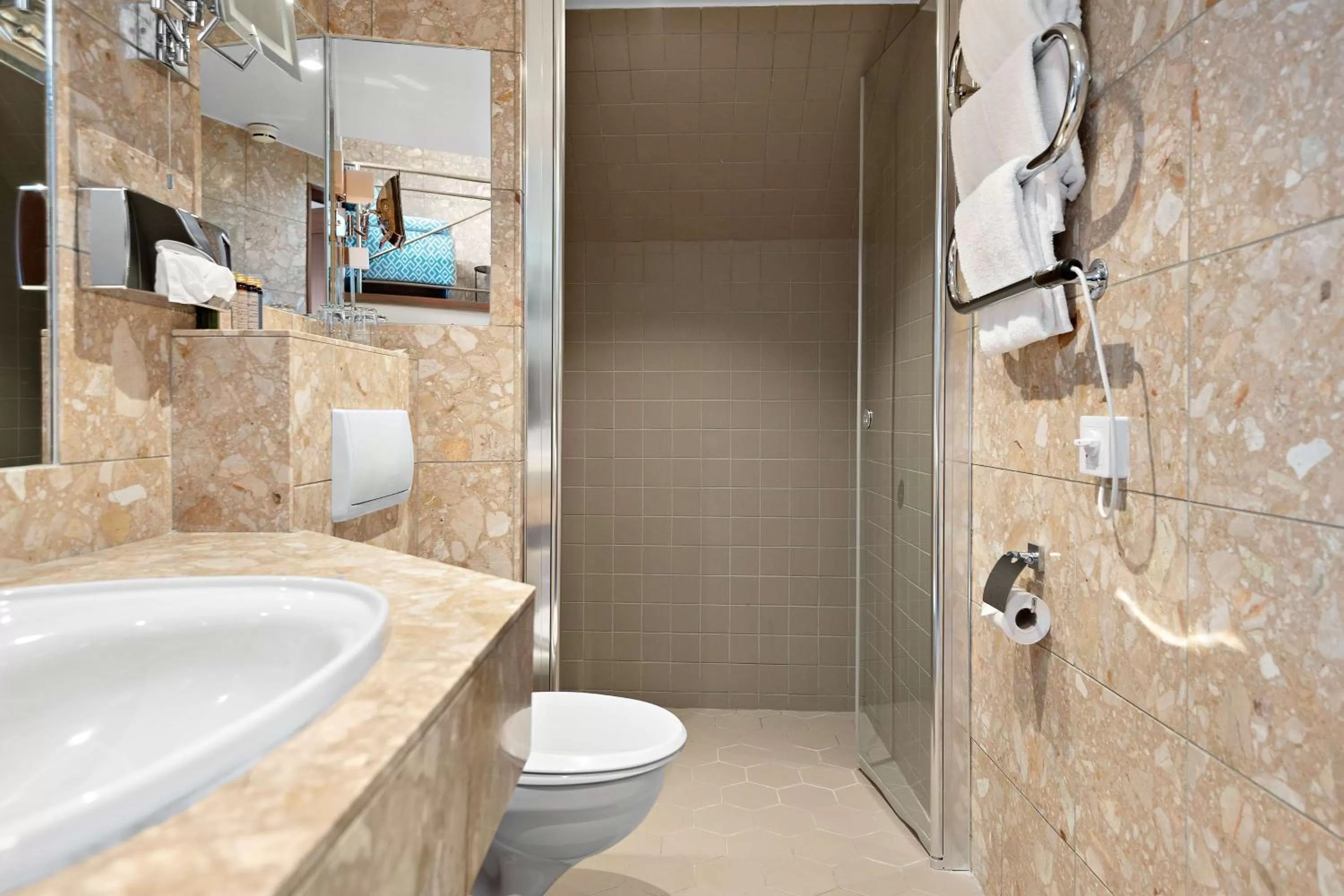 Bathroom in Best Western Strand Hotel