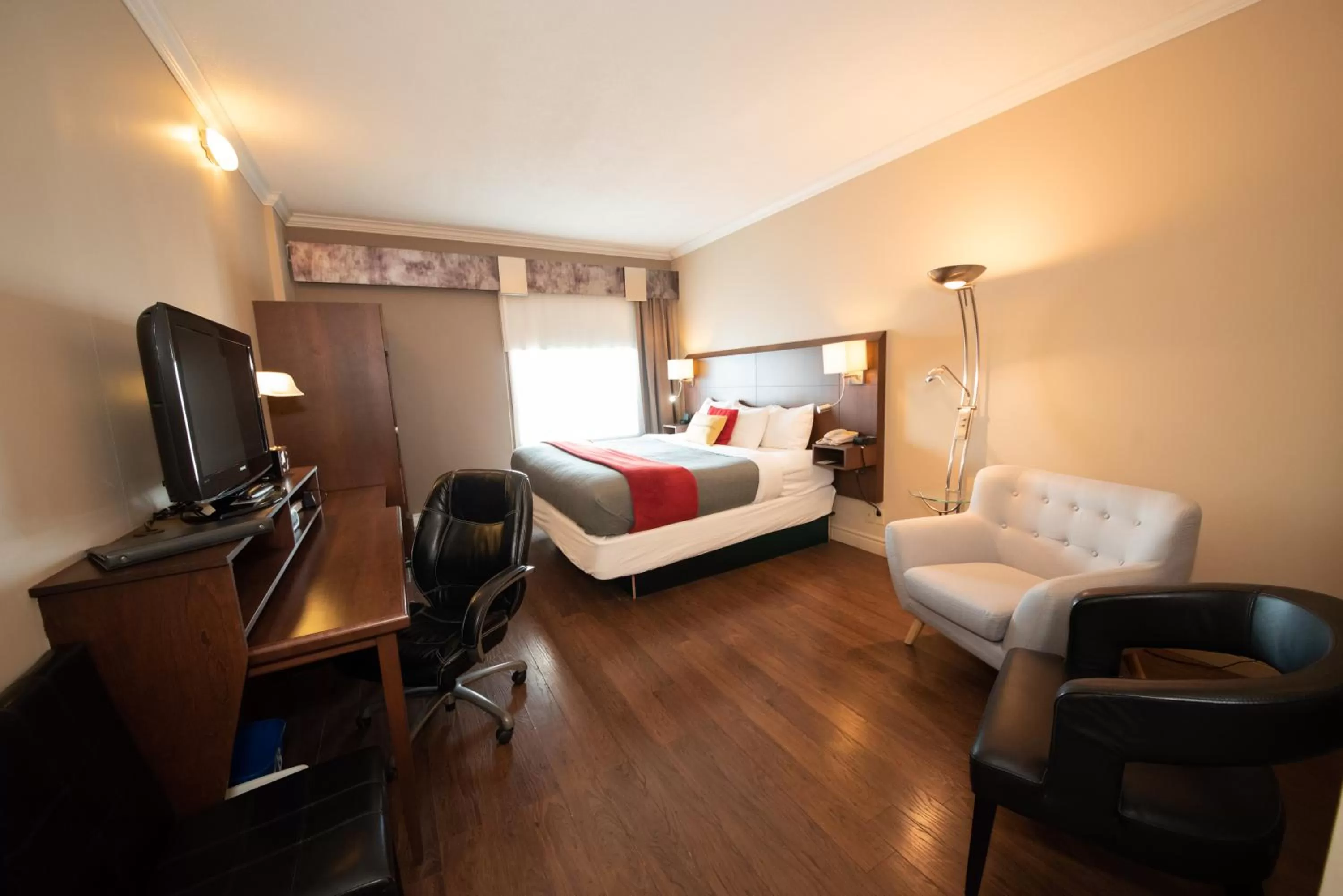 Bed in Days Inn by Wyndham Berthierville