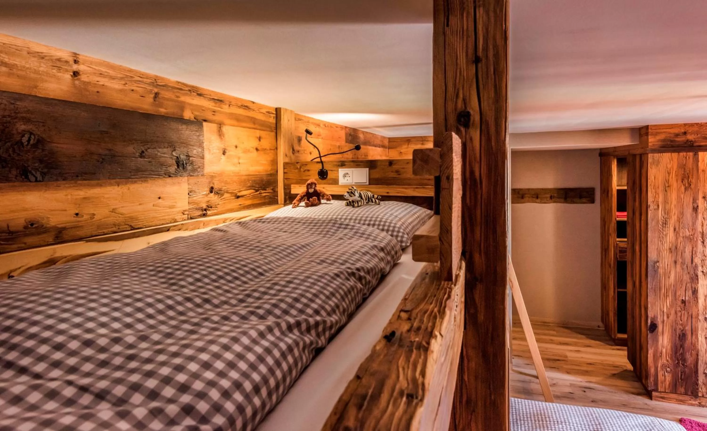 bunk bed in Hotel Schäfflerwirt
