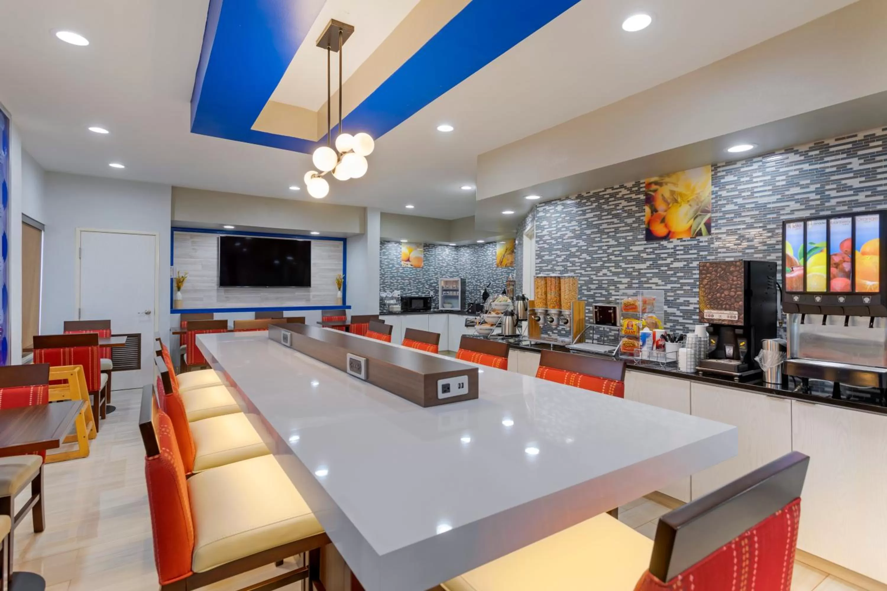 Breakfast in Comfort Inn & Suites Memphis East