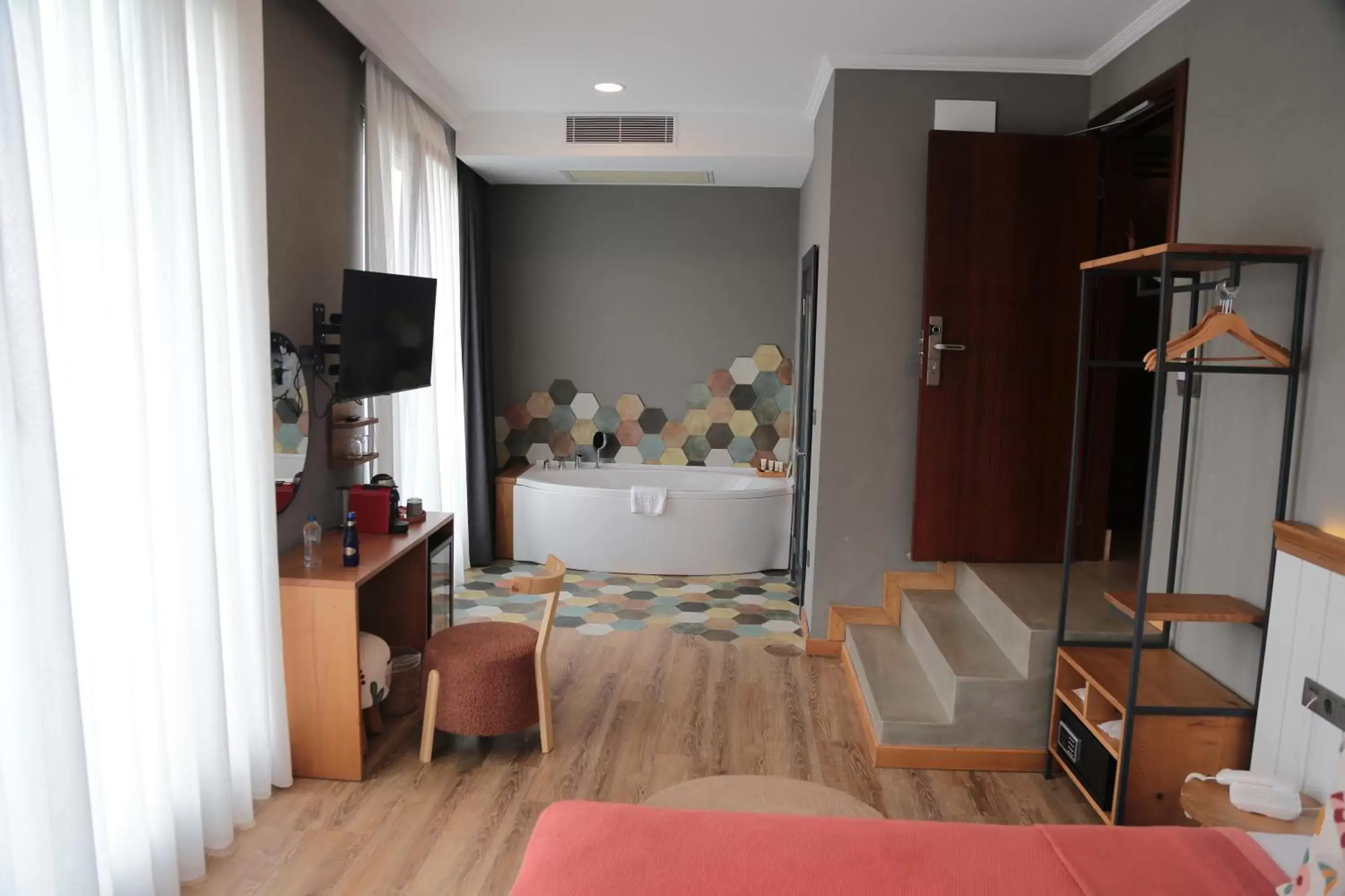 Double Room with Spa Bath in Istanbul Old City Colorful Houses Balat PETRION Hotel Double Room with Spa Bath in Istanbul Old City Colorful Houses Balat PETRION Hotel