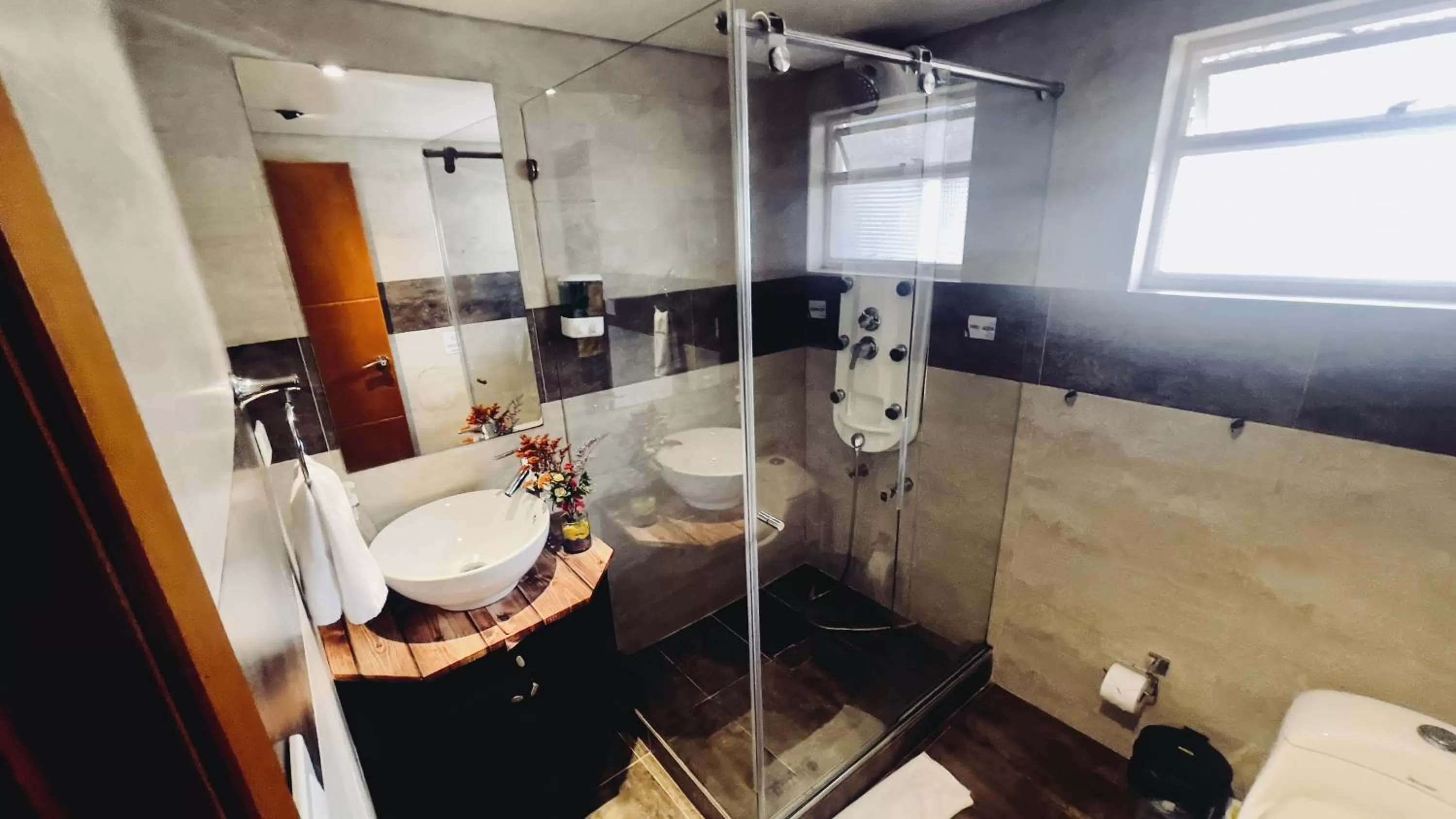 Bathroom in Hotel Santa Cruz Bogotá