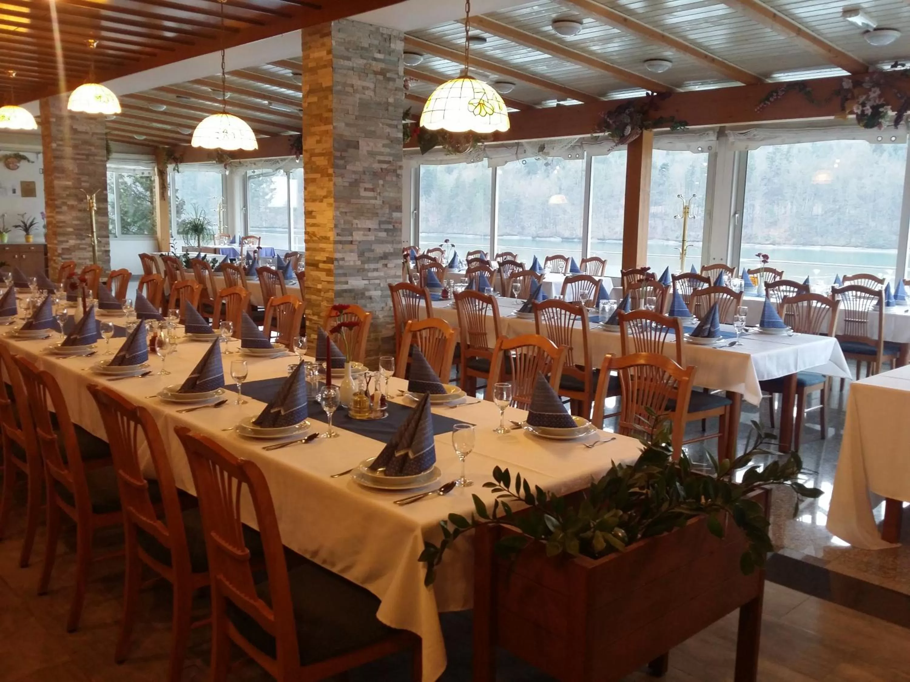 Evening entertainment, Restaurant/Places to Eat in Gostisce Jezero