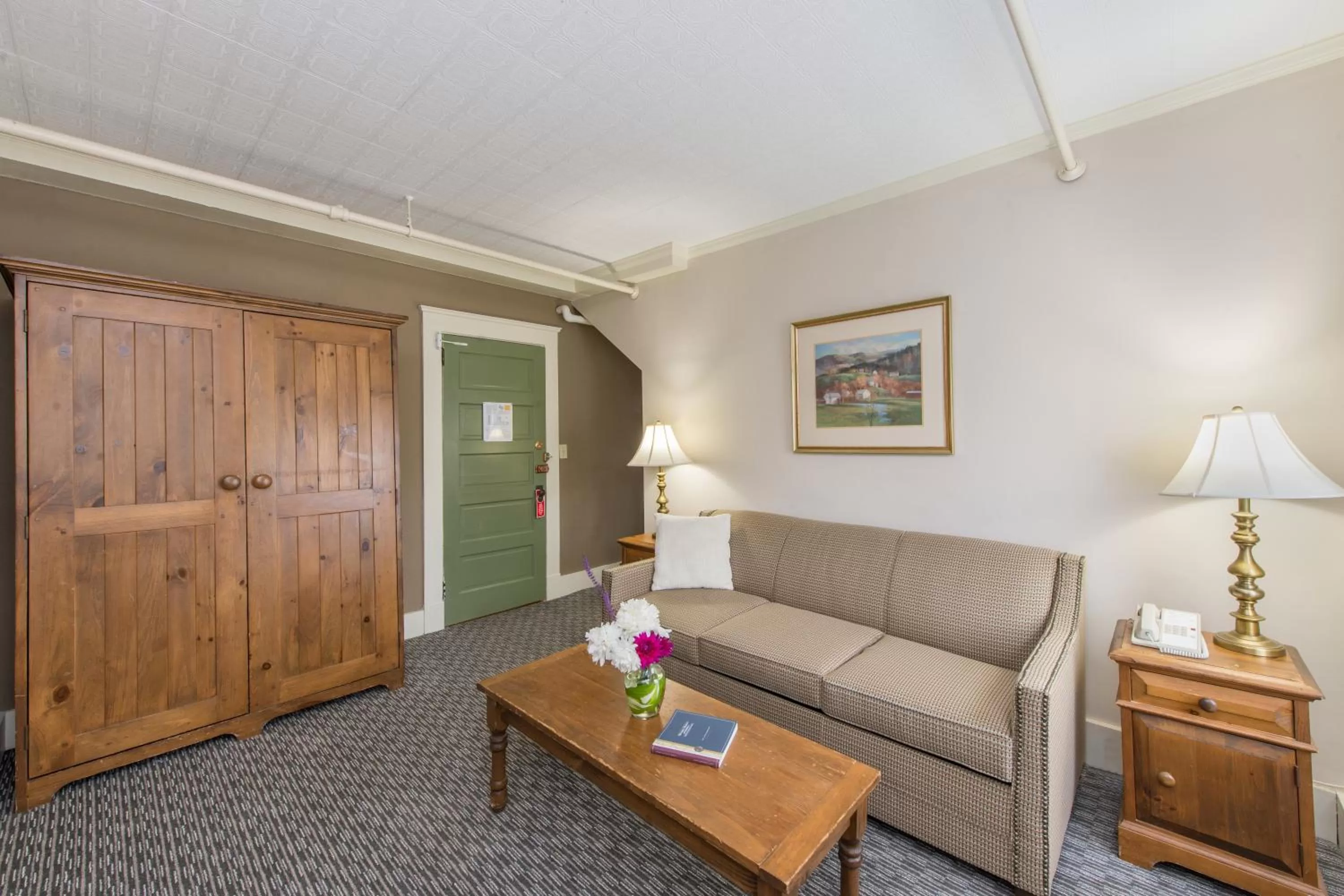 Seating area in Eagle Mountain House and Golf Club