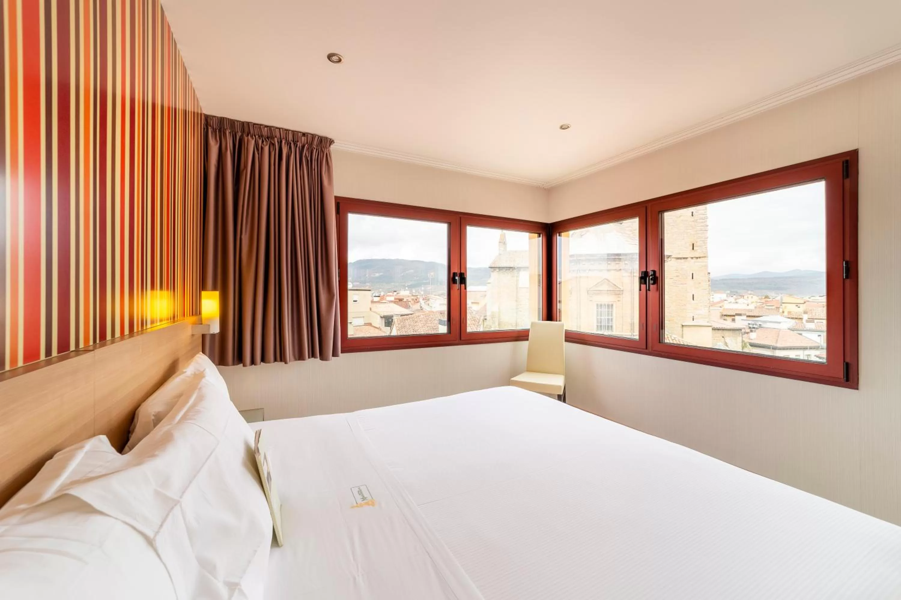 City view, Bed in Maisonnave