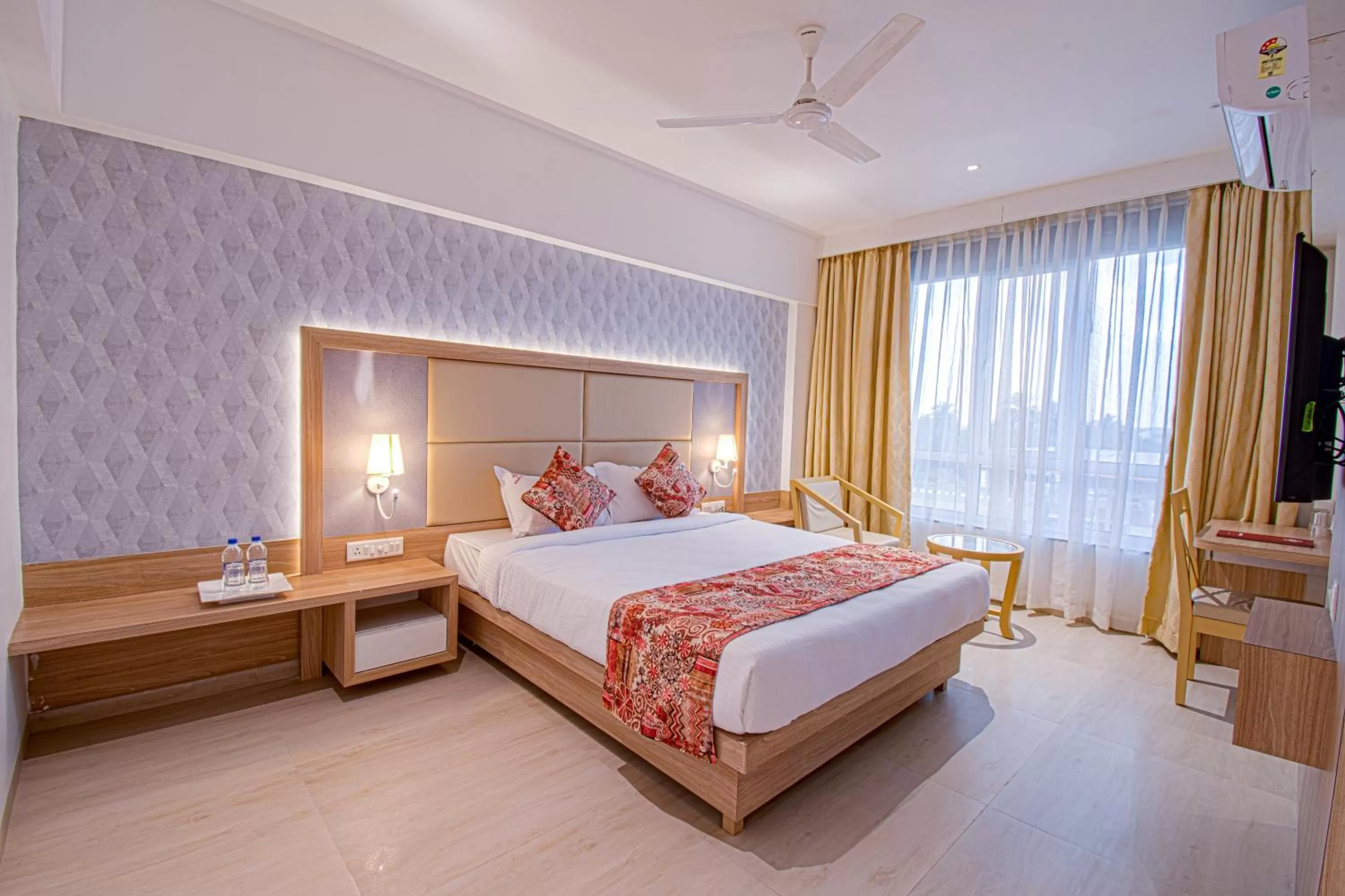 Bedroom, Bed in Hotel Park Tree, NEAR 5 STAR MIDC, KANERIWADI, NH4 GOA HIGHWAY KOLHAPUR