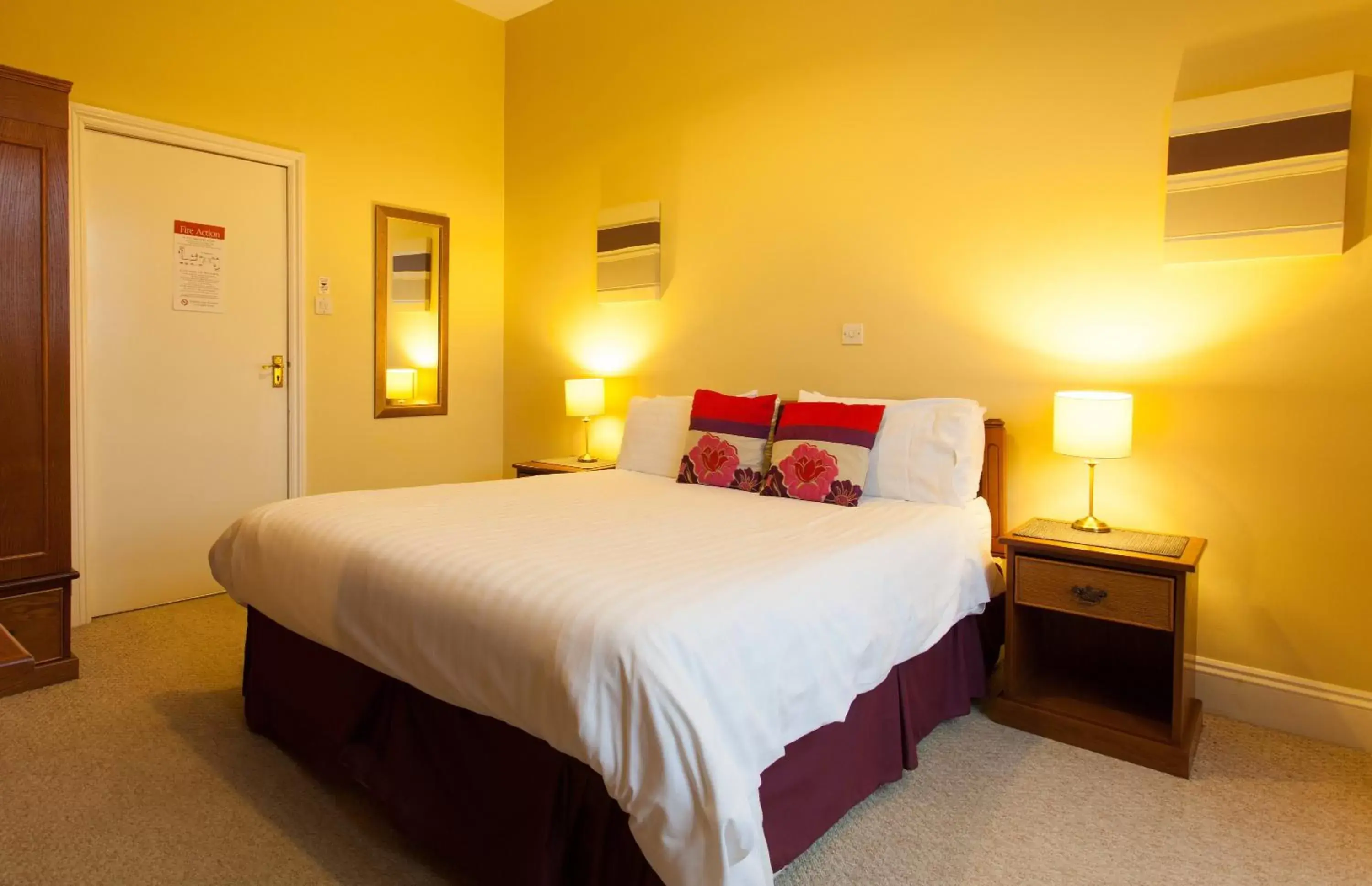 Superior Double Room in The Walnut Tree Inn Superior Double Room in The Walnut Tree Inn