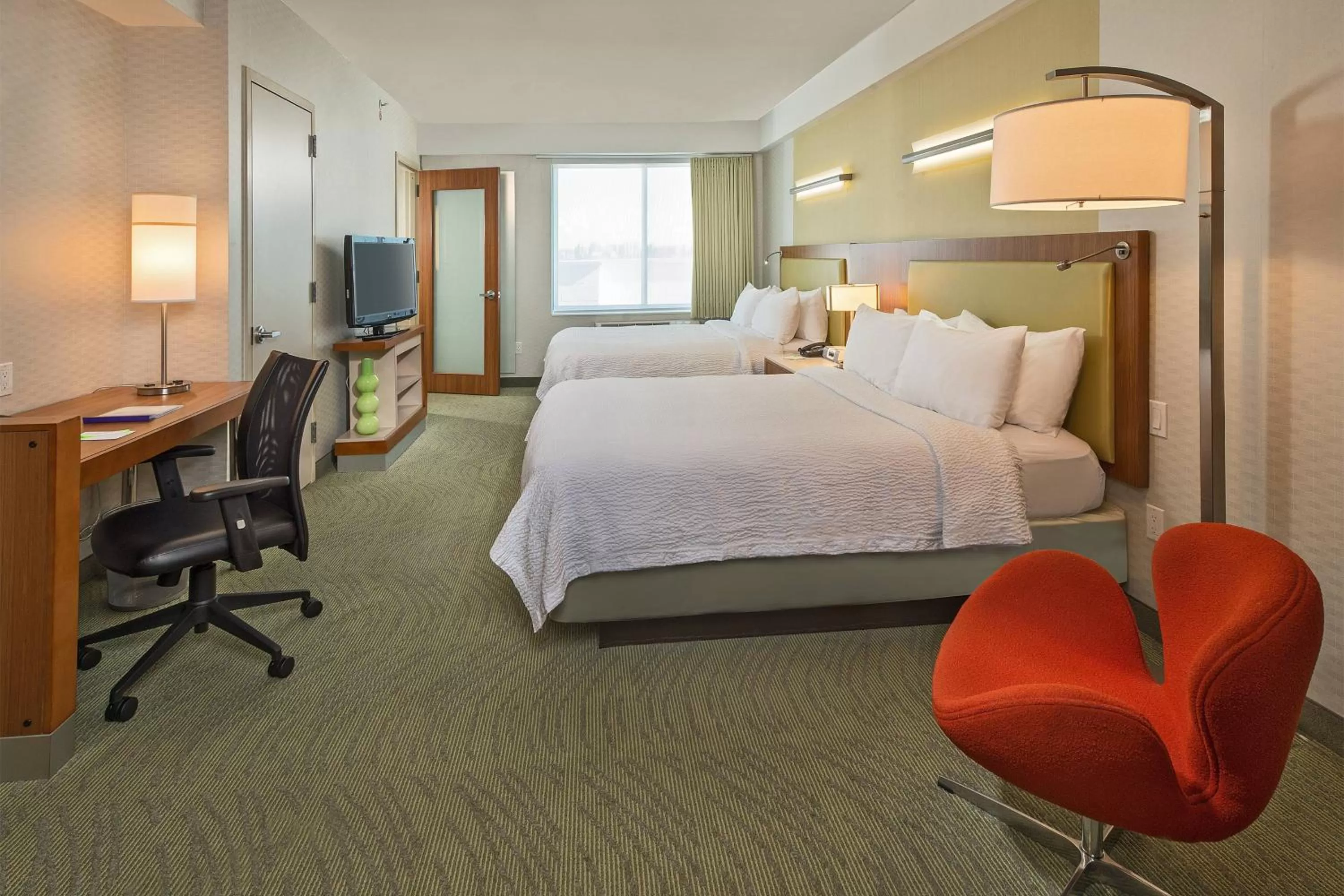 Queen Studio with Sofa Bed and Adapted Tub - Mobility and Hearing Accessible in SpringHill Suites by Marriott New York LaGuardia Airport