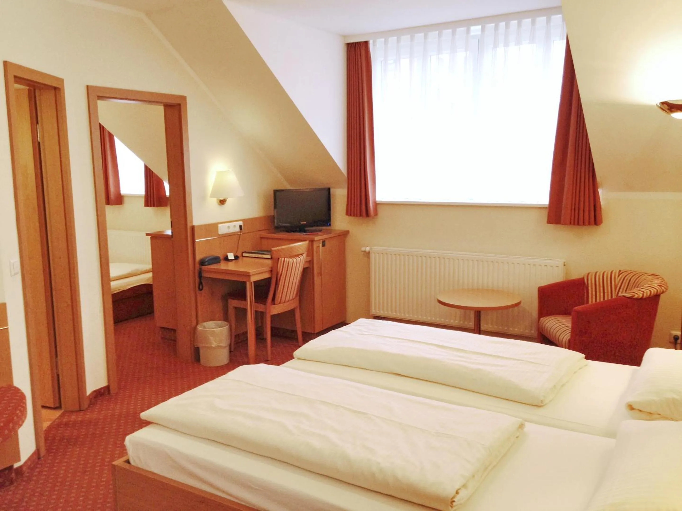 Decorative detail, Bed in Hotel Kriemhild am Hirschgarten