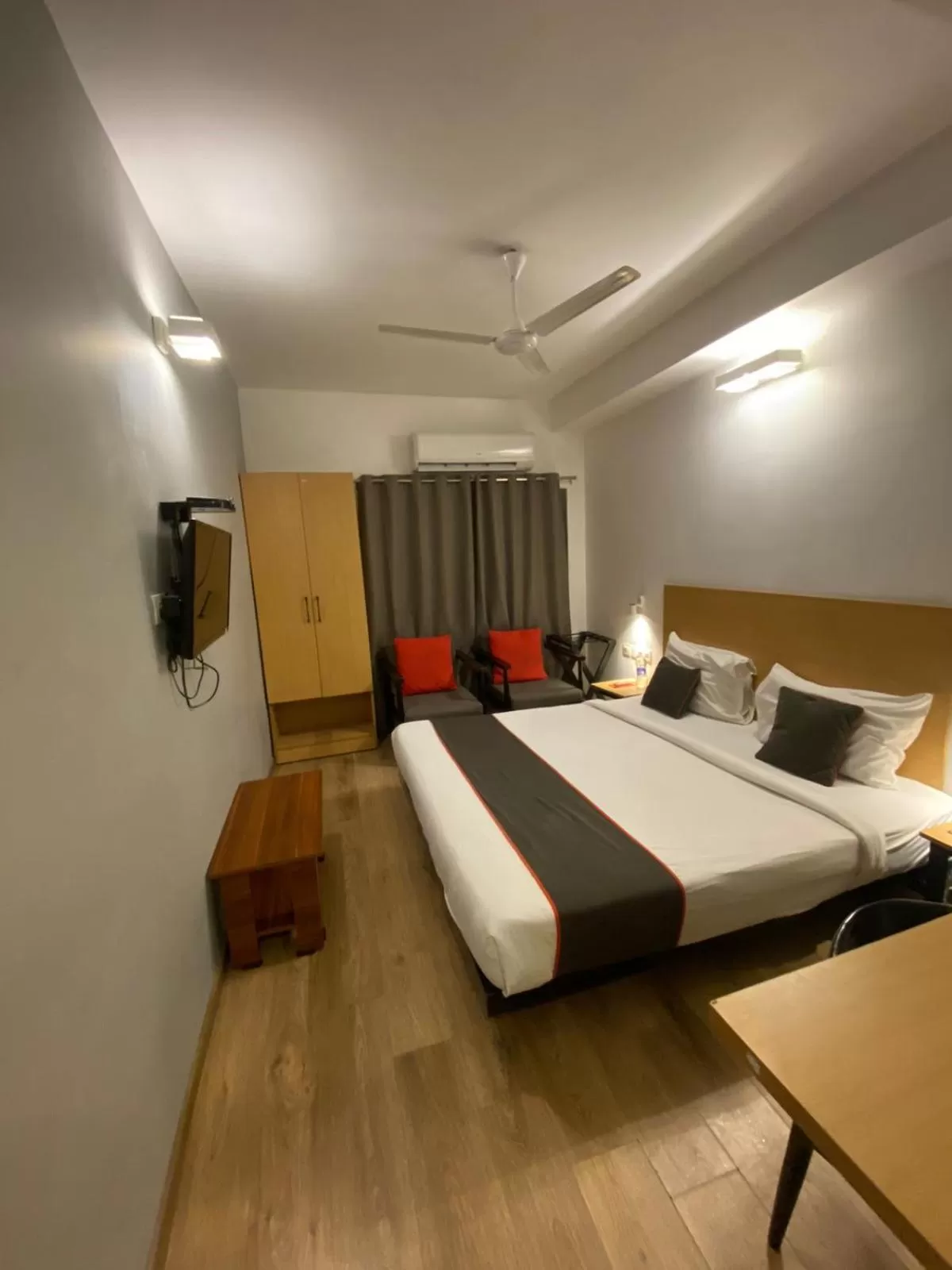 fireplace, Bed in PHP BOUTIQUE TOWNHOUSE