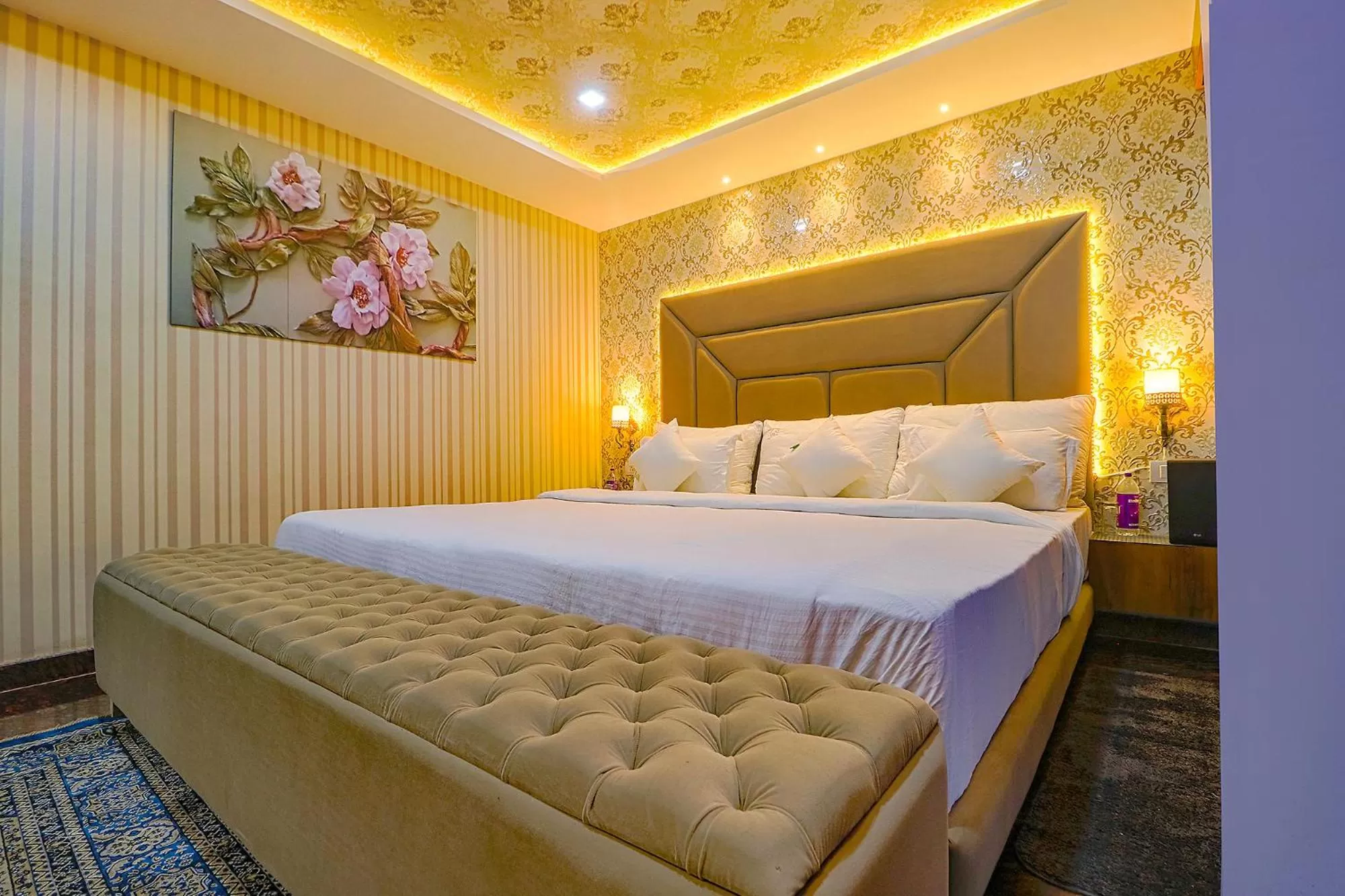 Photo of the whole room, Bed in FabHotel Prime Z Grand