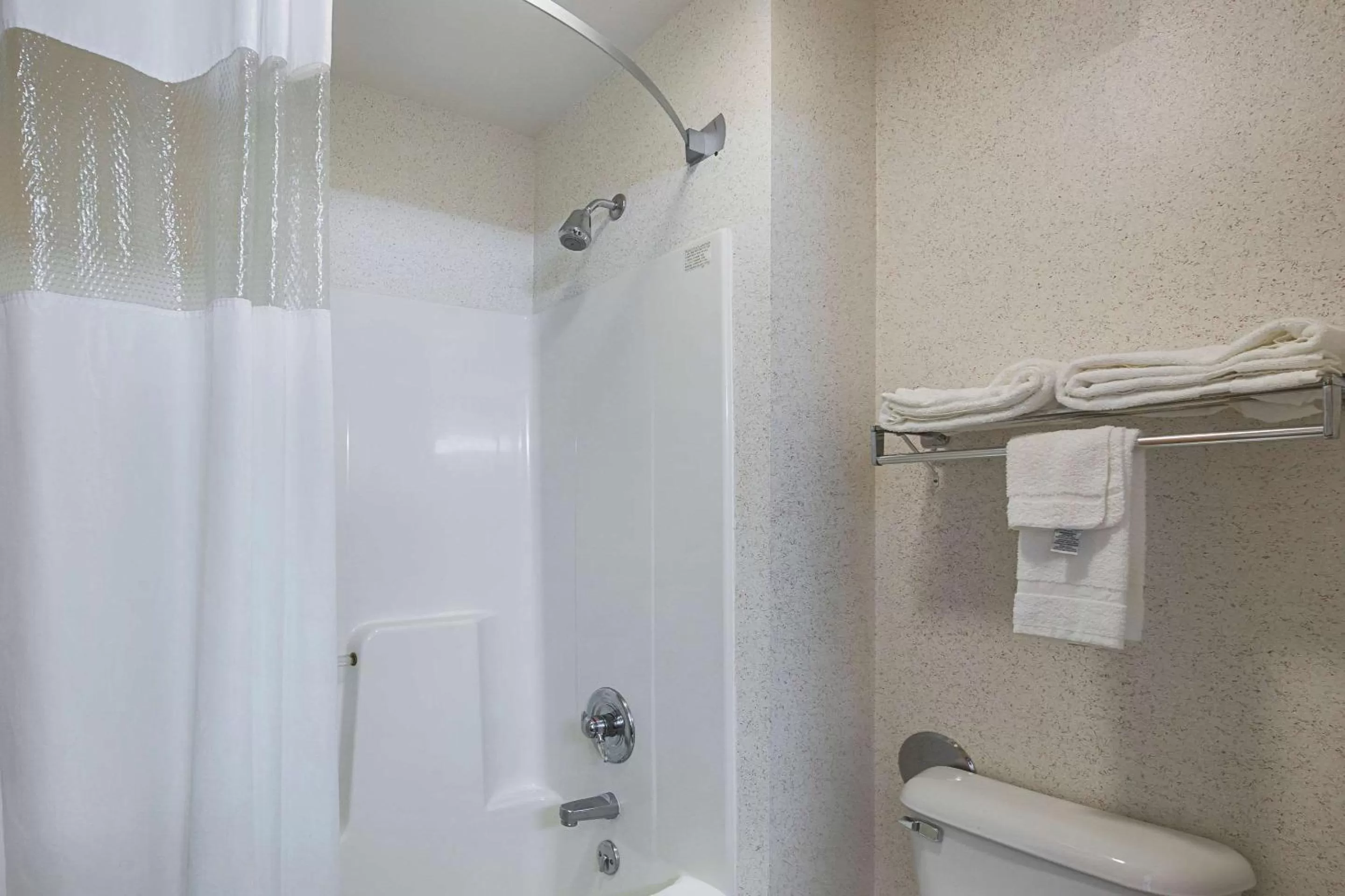 Bathroom in Quality Inn & Suites Belmont - Platteville