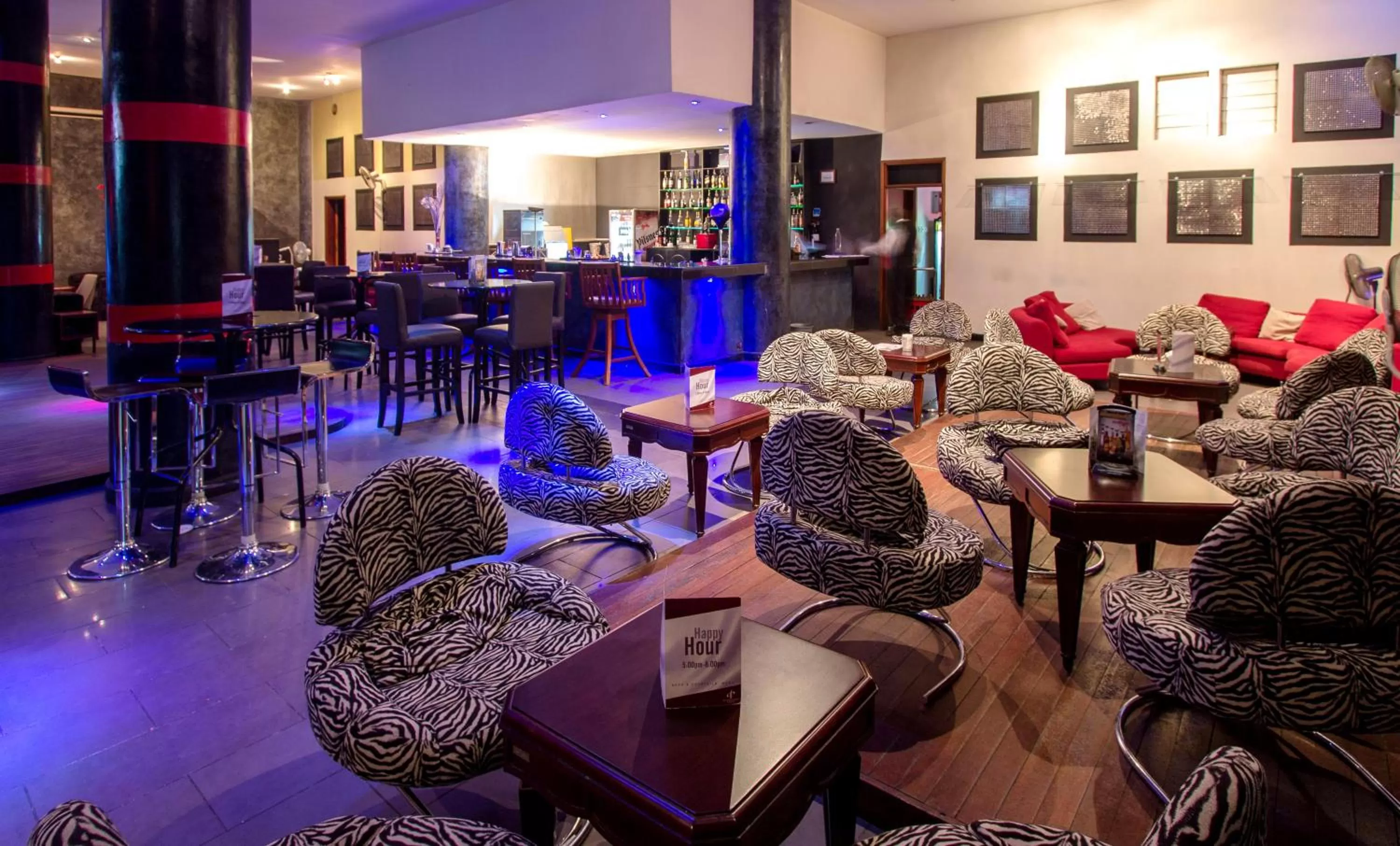 Lounge or bar in The Panari Hotel - Near Jomo Kenyatta International Airport