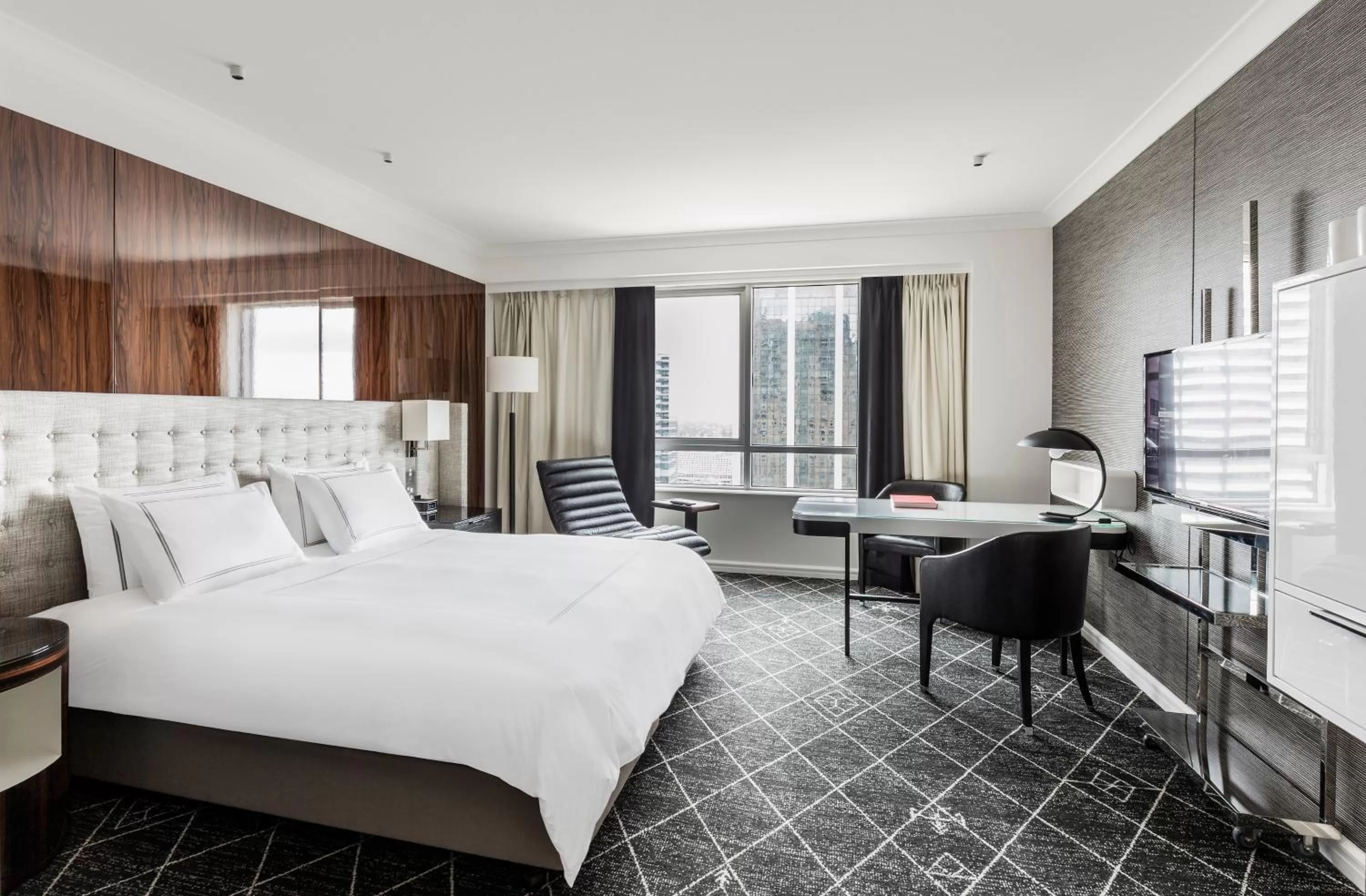 Bed in Swissotel Sydney