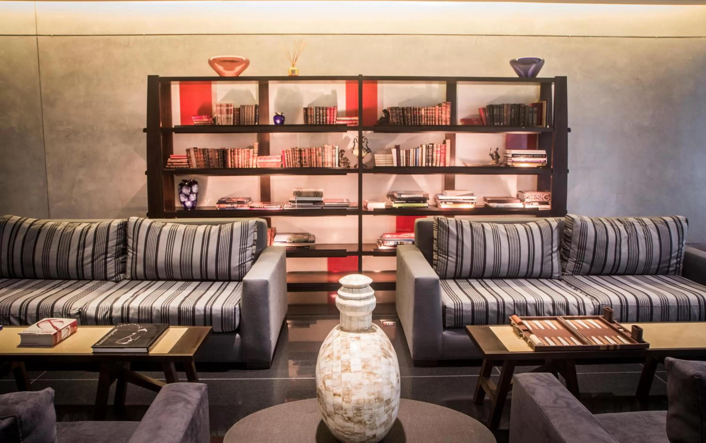 Library in Mio Buenos Aires