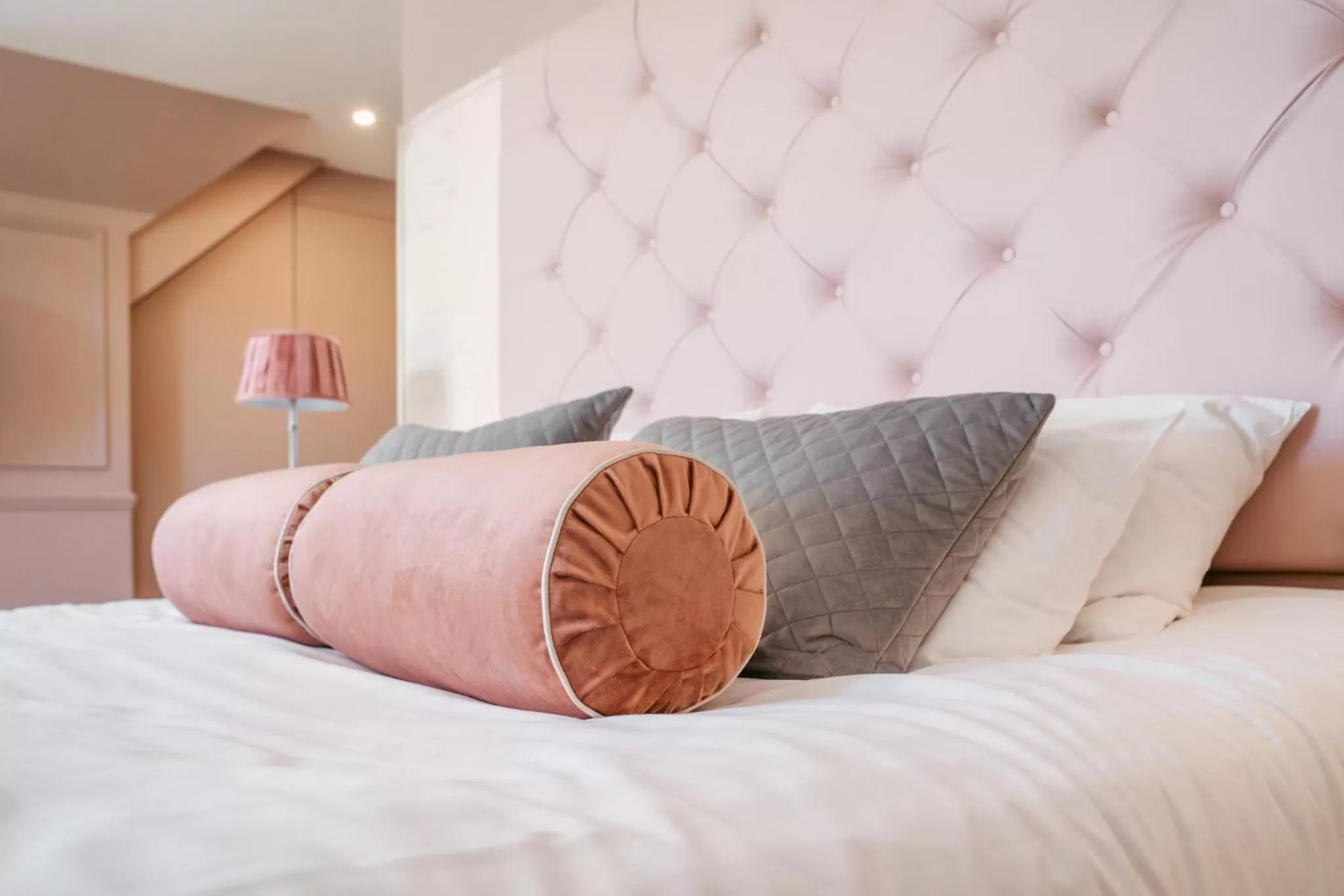 Bed in Westport Country Lodge Hotel