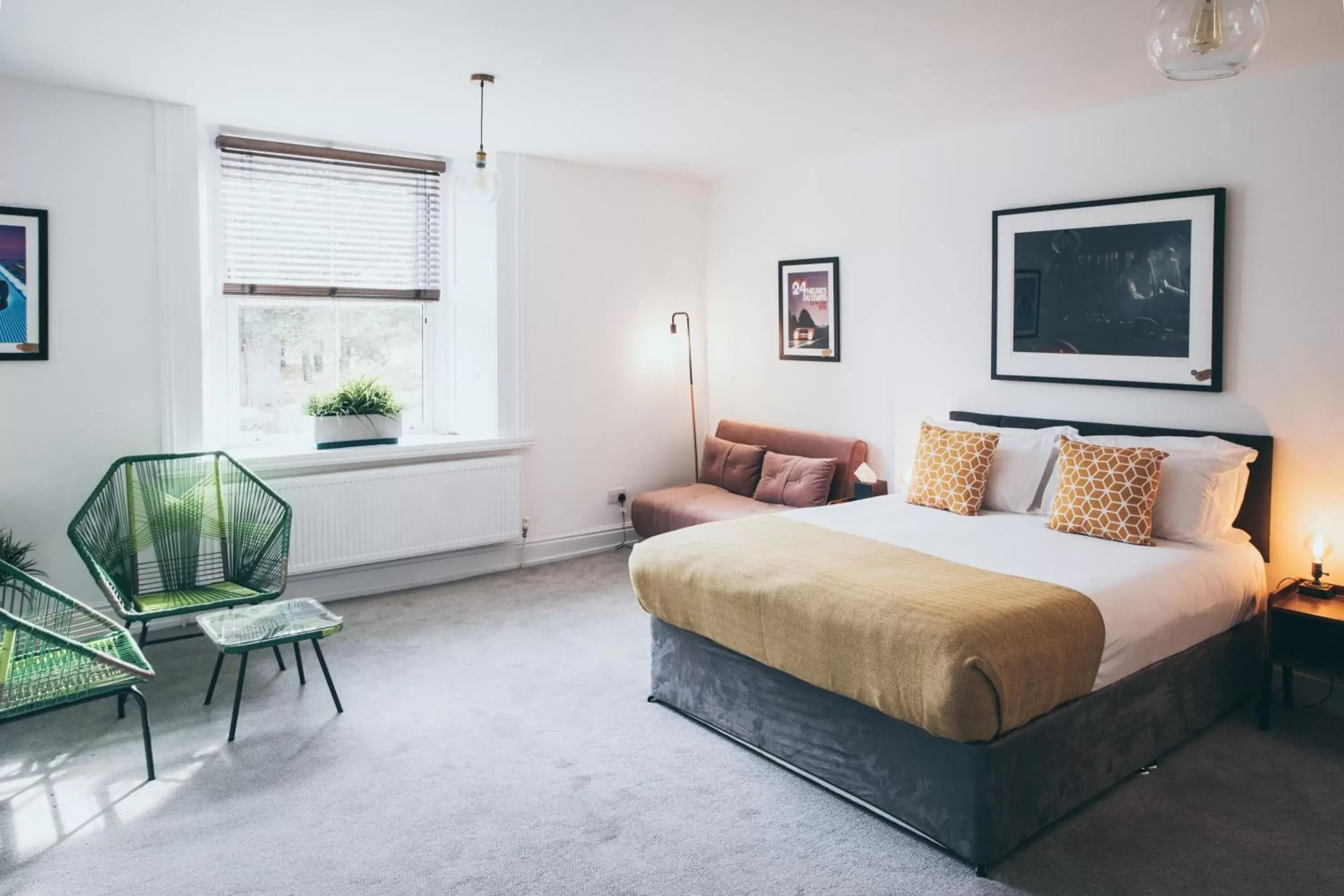 Triple Room with Shower in Caffeine&Machine Triple Room with Shower in Caffeine&Machine