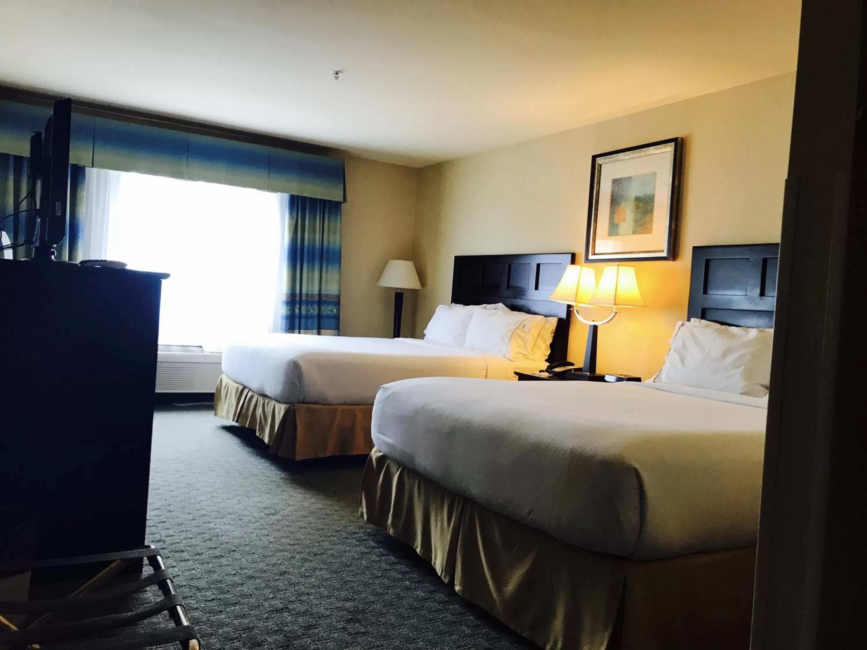 Photo of the whole room, Bed in Holiday Inn Express Fort Bragg by IHG