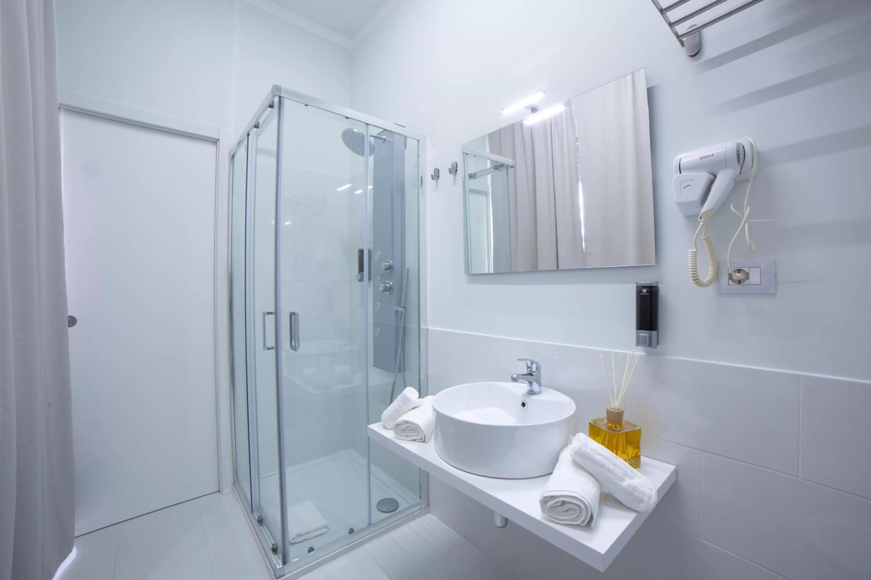 Shower in Love Suite Roma - Il Nido d'Amore