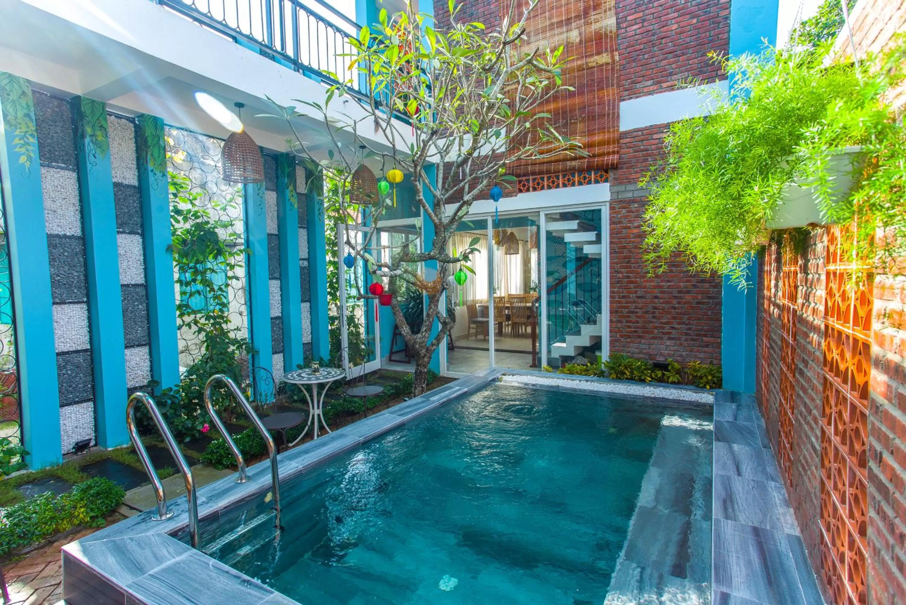 Swimming Pool in Peach House