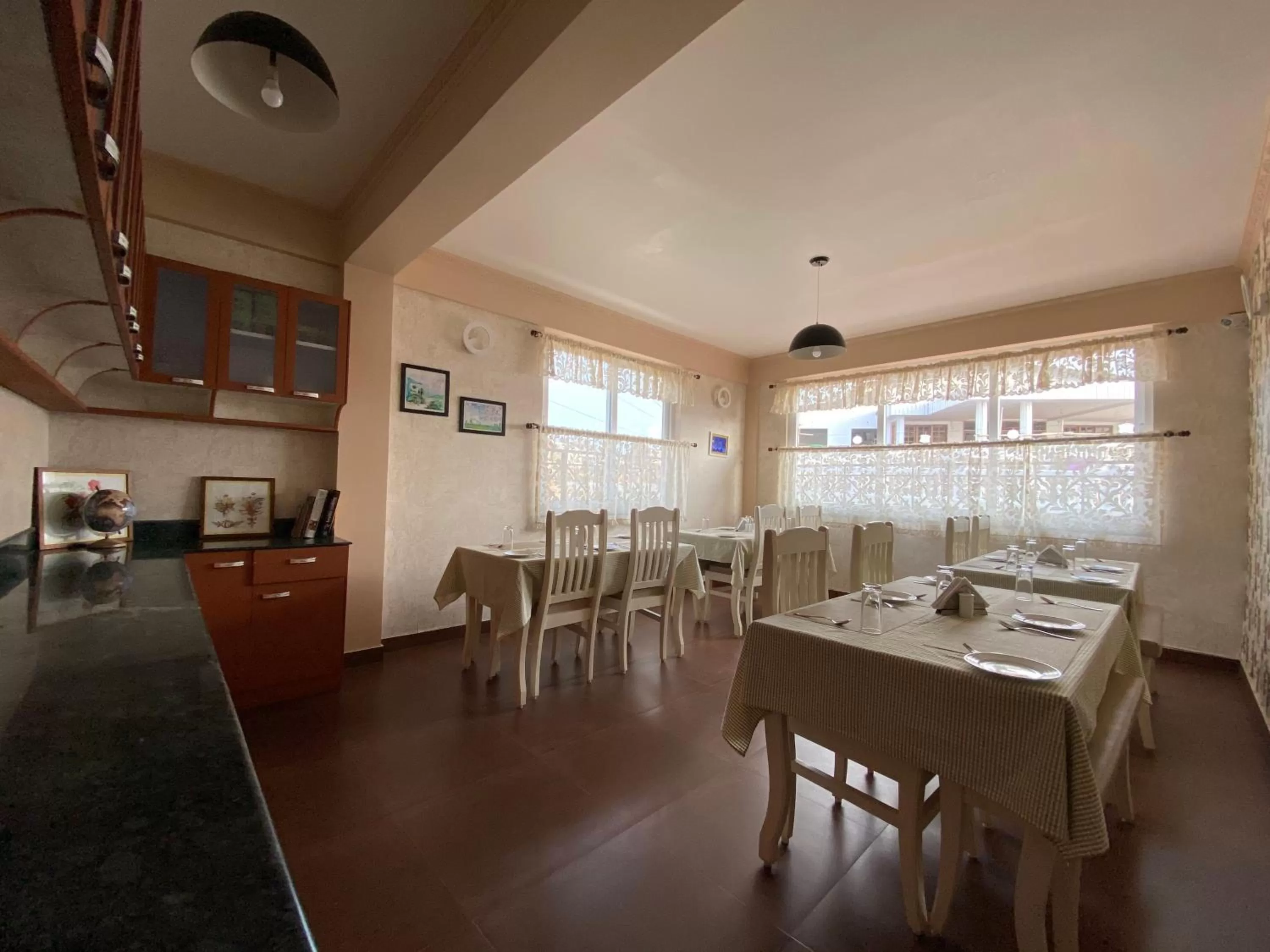 Restaurant/Places to Eat in Windermere Inn