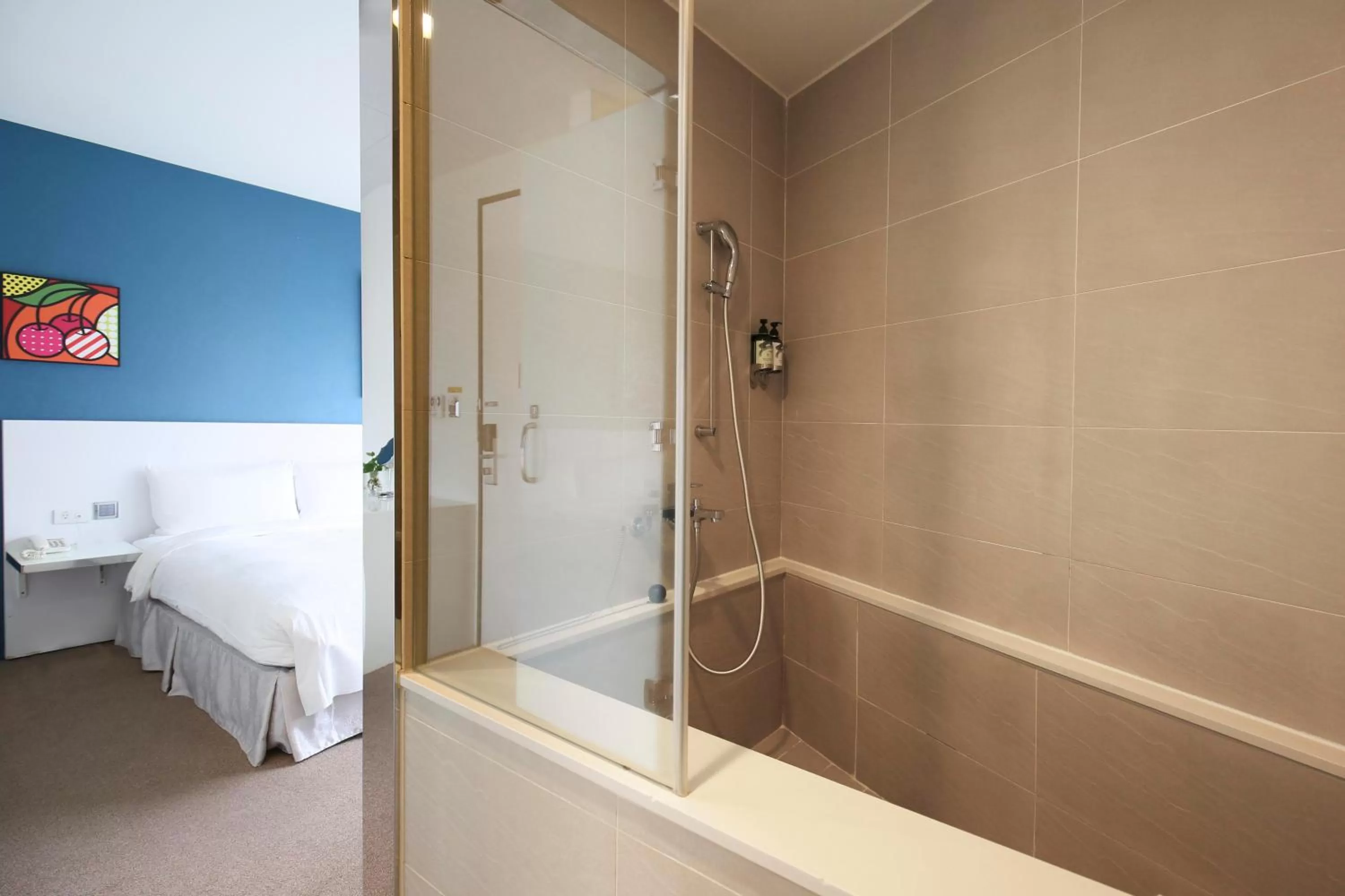 Bathroom, Bed in CityInn Hotel Plus - Ximending Branch